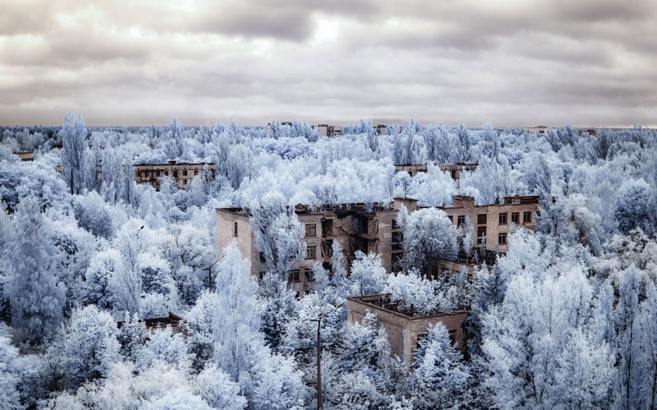 Vladimir Migutin, Infrared, Photography, Chernobyl, Ukraine, Nature, Landscape, Trees, Forest, Clouds, Abandoned, Building, Pripyat Wallpaper