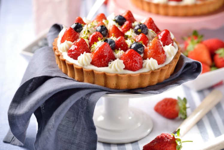 food, Strawberries, Blueberries, Pies, Cream, Dessert HD Wallpaper Desktop Background