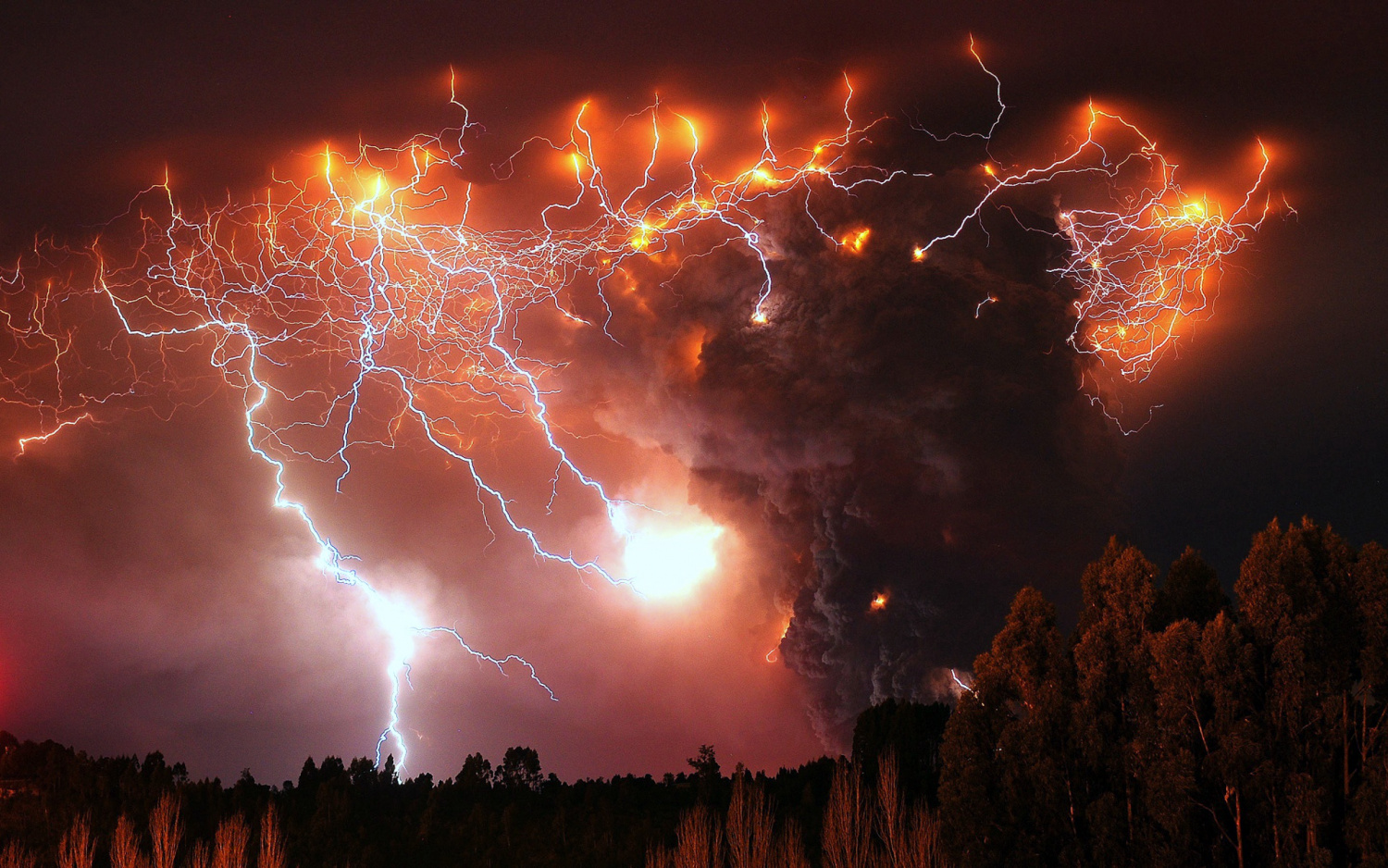 volcano, Eruption, Nature, Chile, Night, Landscape, Lightning, Trees, Forest, Smoke, Sky, Clouds Wallpaper