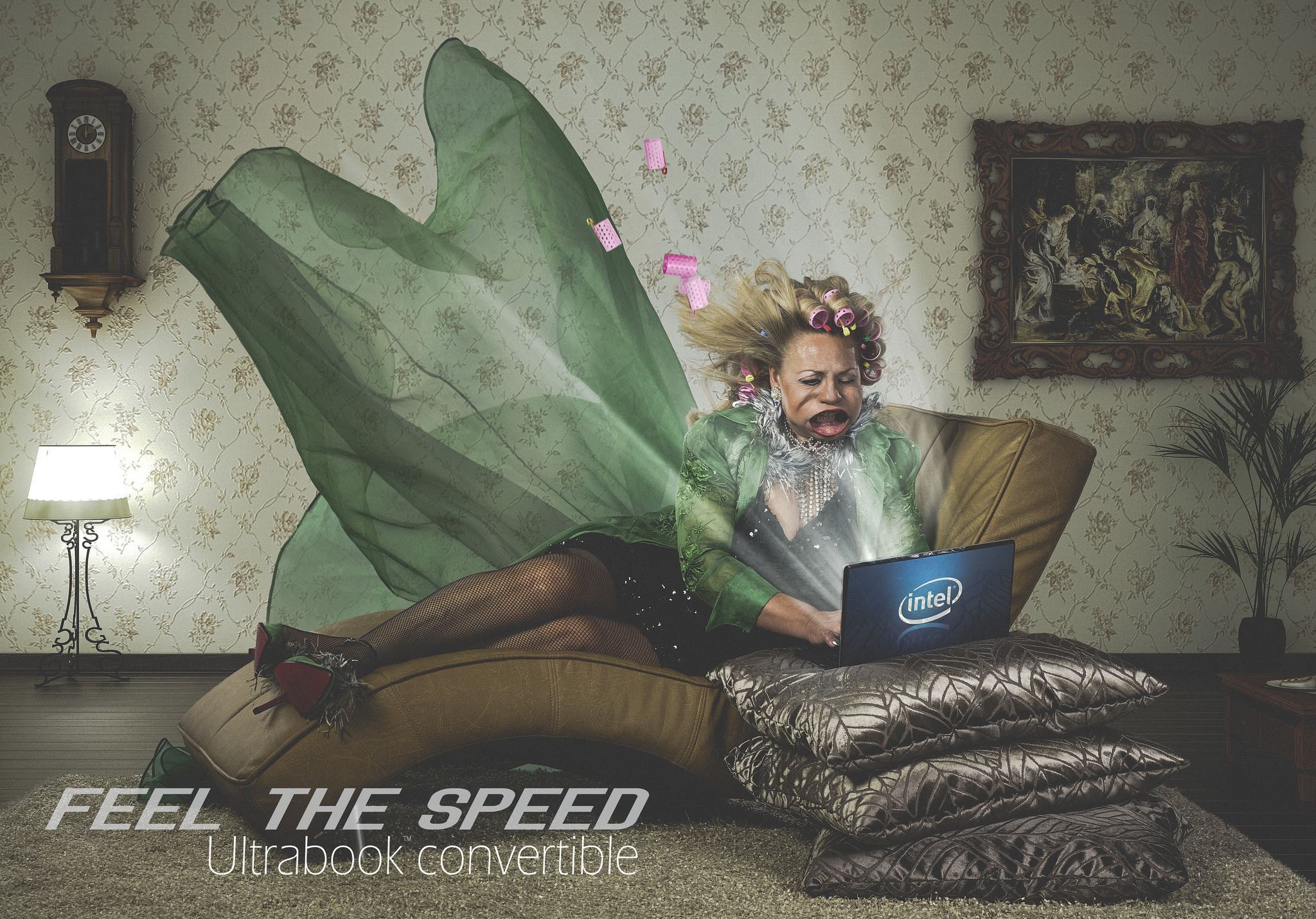 desktop, Intel, Aunt, Notebook, Laptop, Speed, Hair, Curlers, Pillows, Computer, Funny Wallpaper