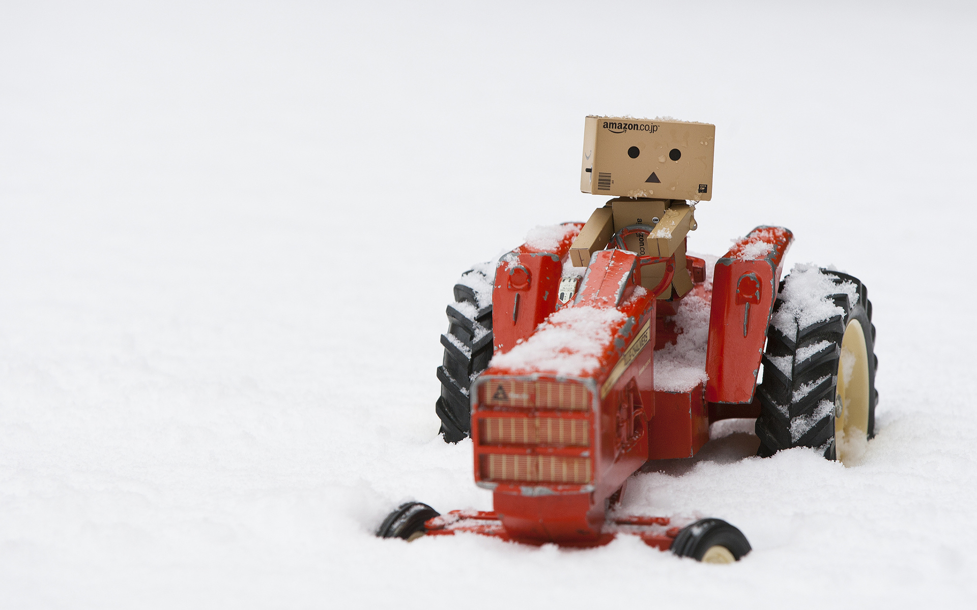 danbo, Tractor, Miniature, Snow, Winter, Humor, Amazon Wallpaper