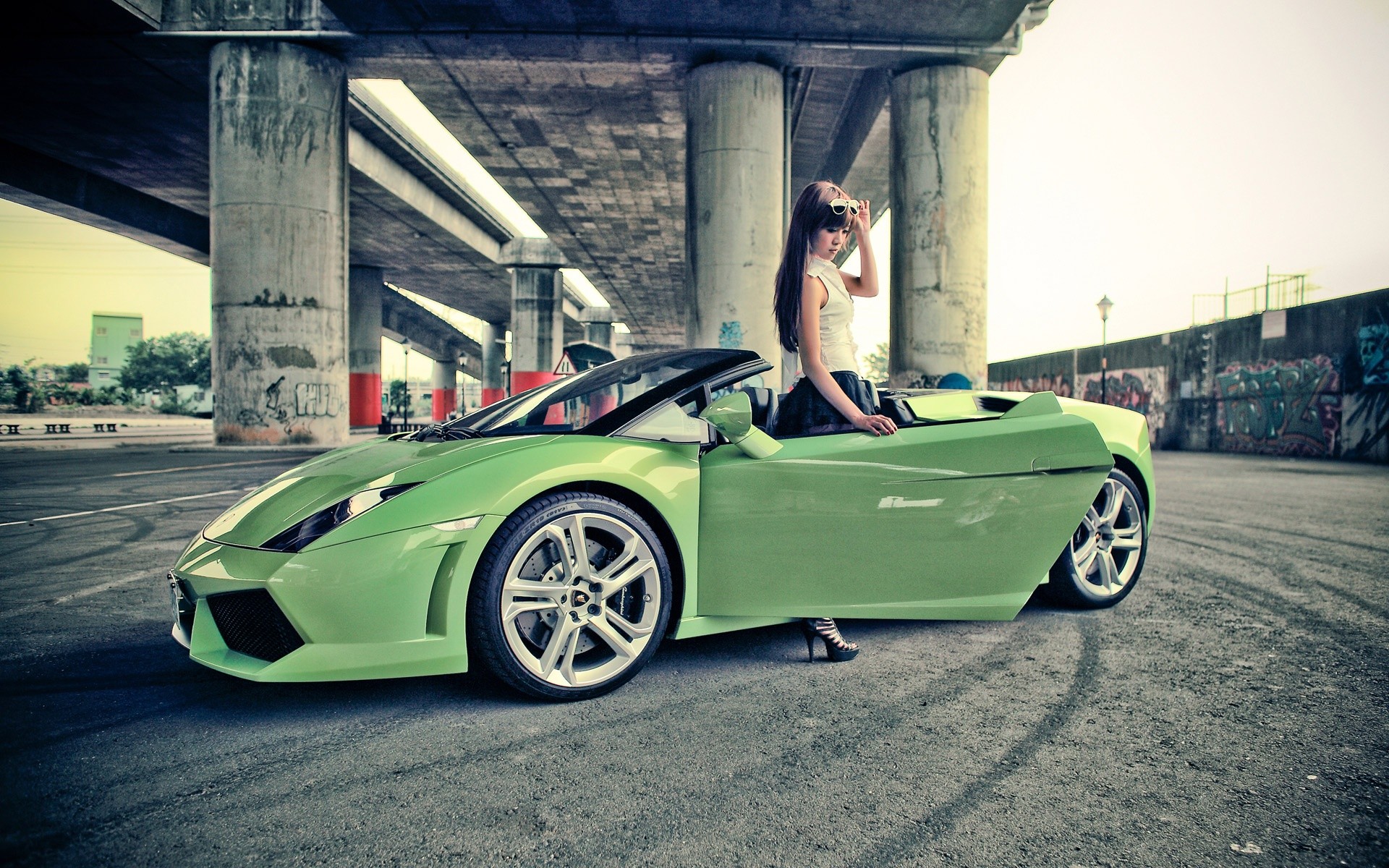 women, Models, Lamborghini, Sunglasses, Versus, Italian, Supercars, Girls, With, Cars, Lamborghini, Gallardo, Spyder, Green, Cars Wallpaper