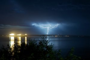 nature, Tree, Trees, Leaves, Leaves, Sea, Ocean, Water, Reflection, Lights, Home, Evening, Night, Lightning, Storm, Sky
