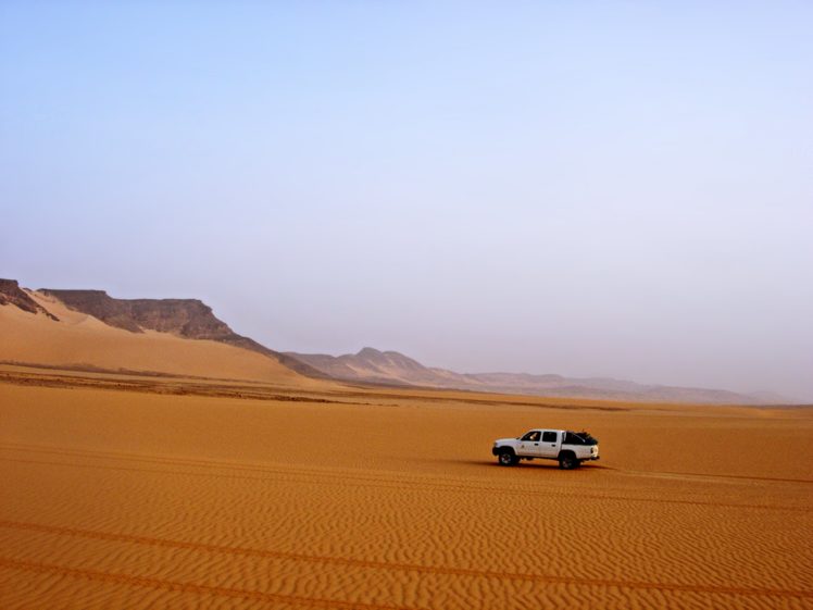 sand, Cars, Tassili, Hoggar, Algeria, Desert, Sky, Rocks, Mountains, Landscape, Speed, Nature HD Wallpaper Desktop Background
