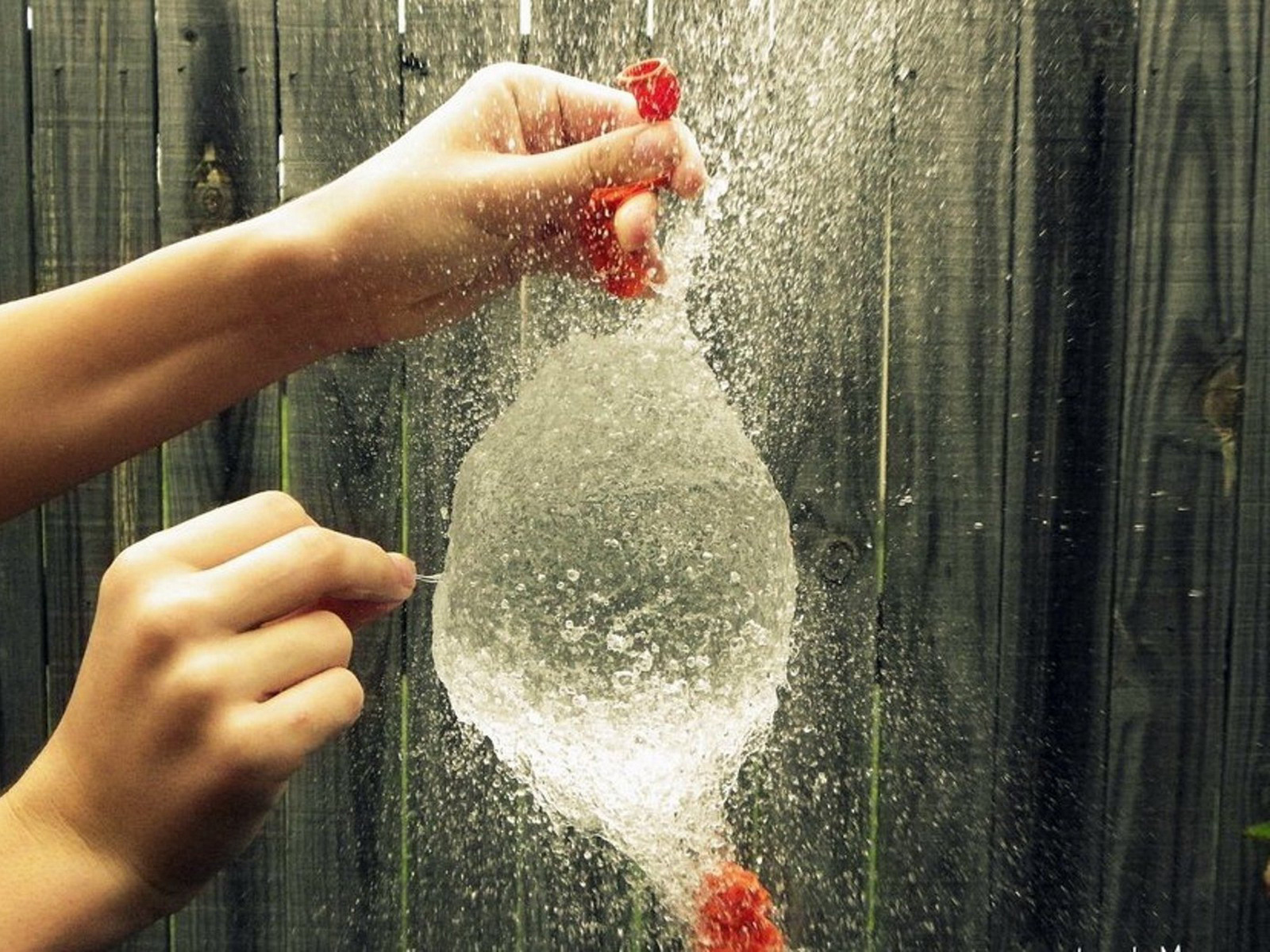 water, Drops, Ballon Wallpaper