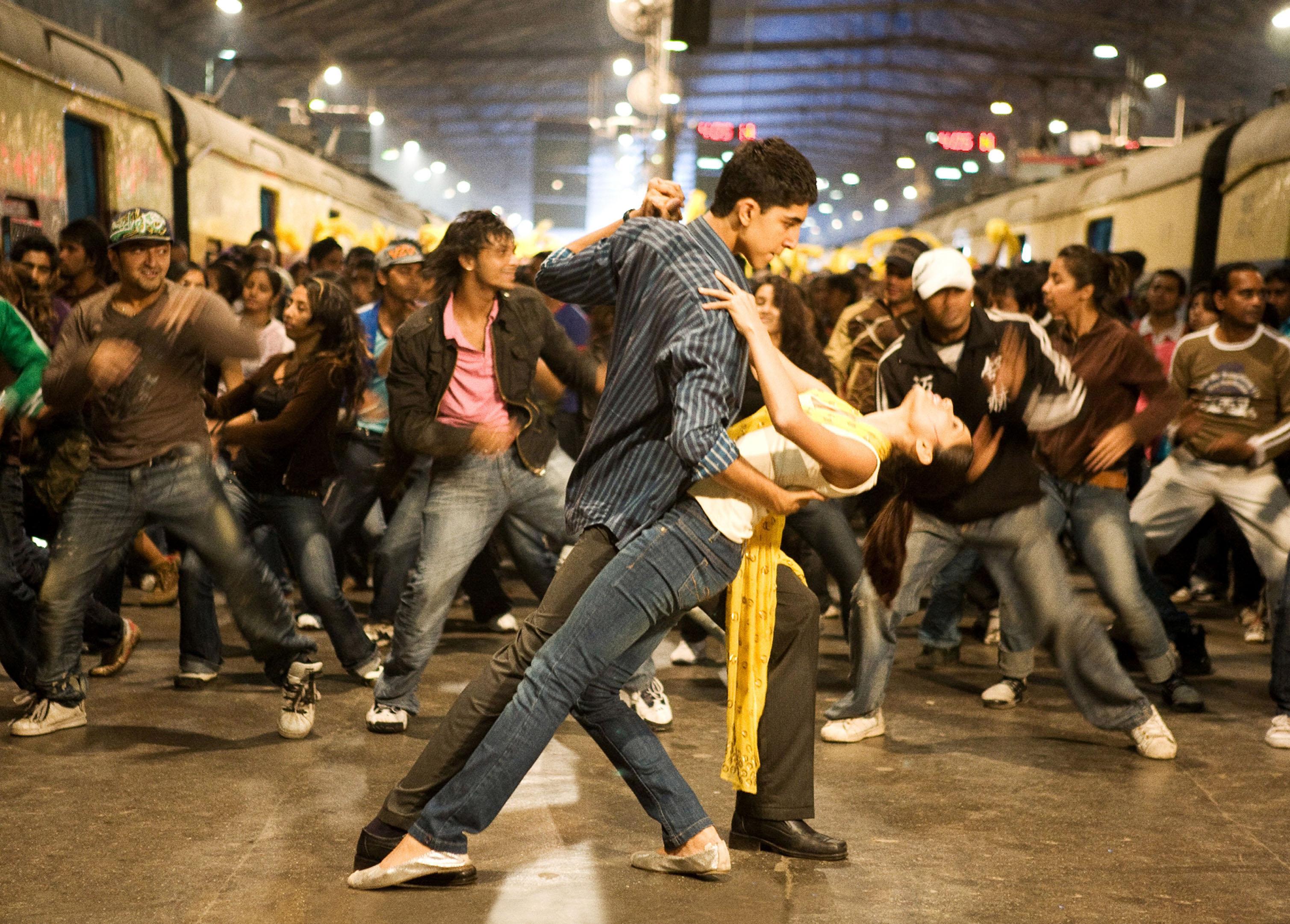 slumdog, Millionaire, Crime, Drama, Romance, Thriller, Dance, Gg Wallpaper