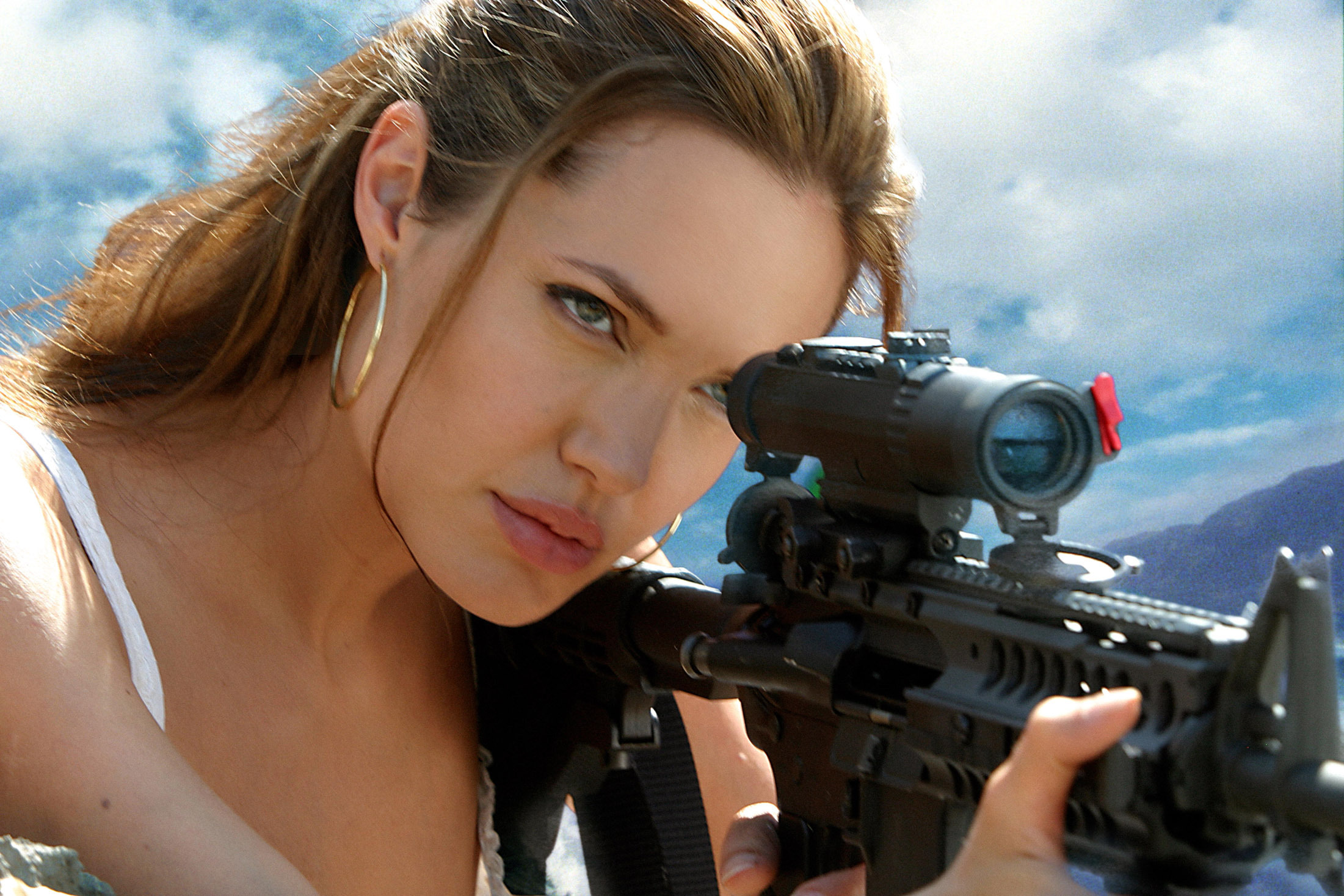 mr and mrs smith, Romantic, Comedy, Action, Mrs, Smith, Angelina, Jolie, Weapon, Gun Wallpaper