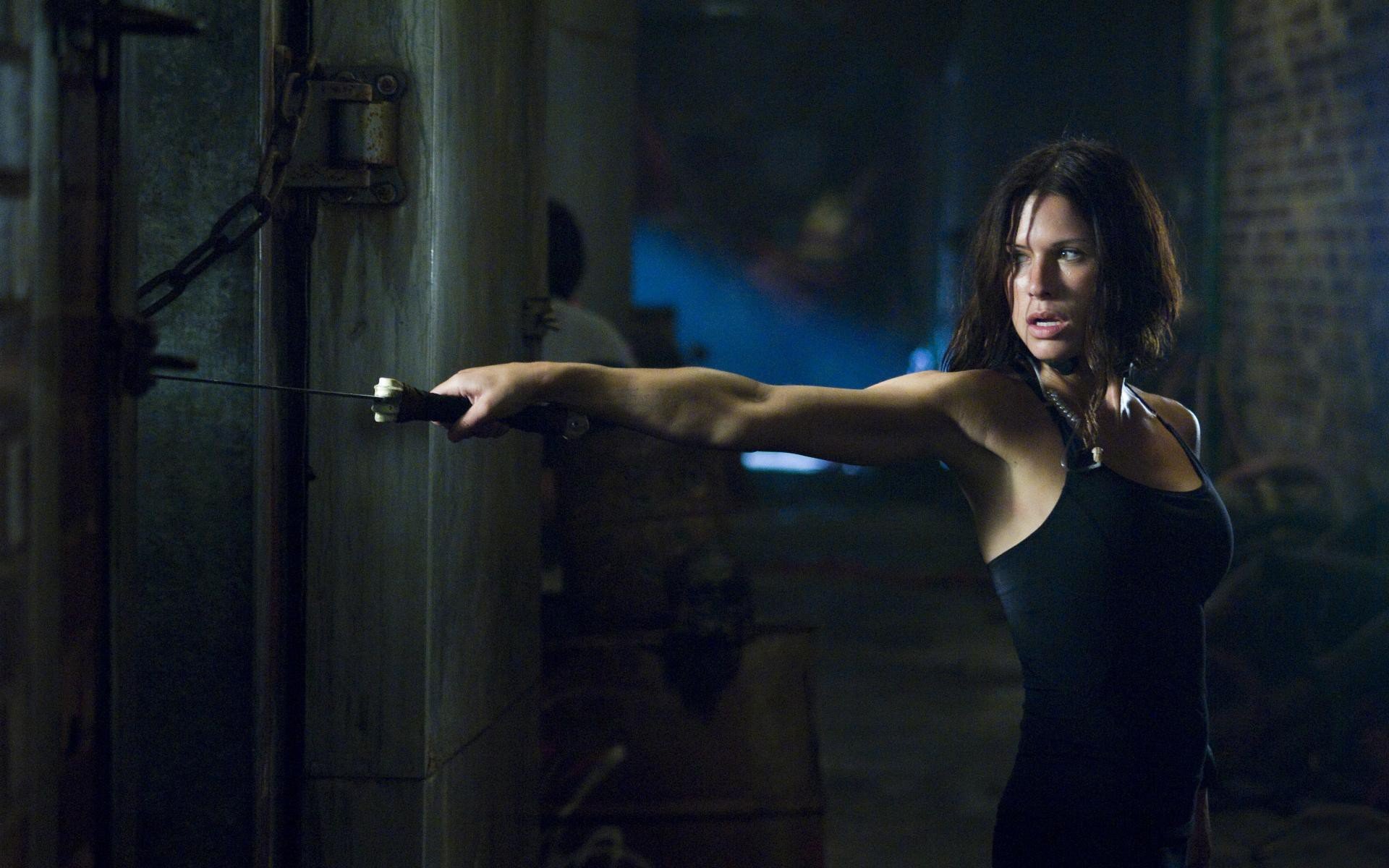 rhona, Mitra, Doomsday Wallpaper