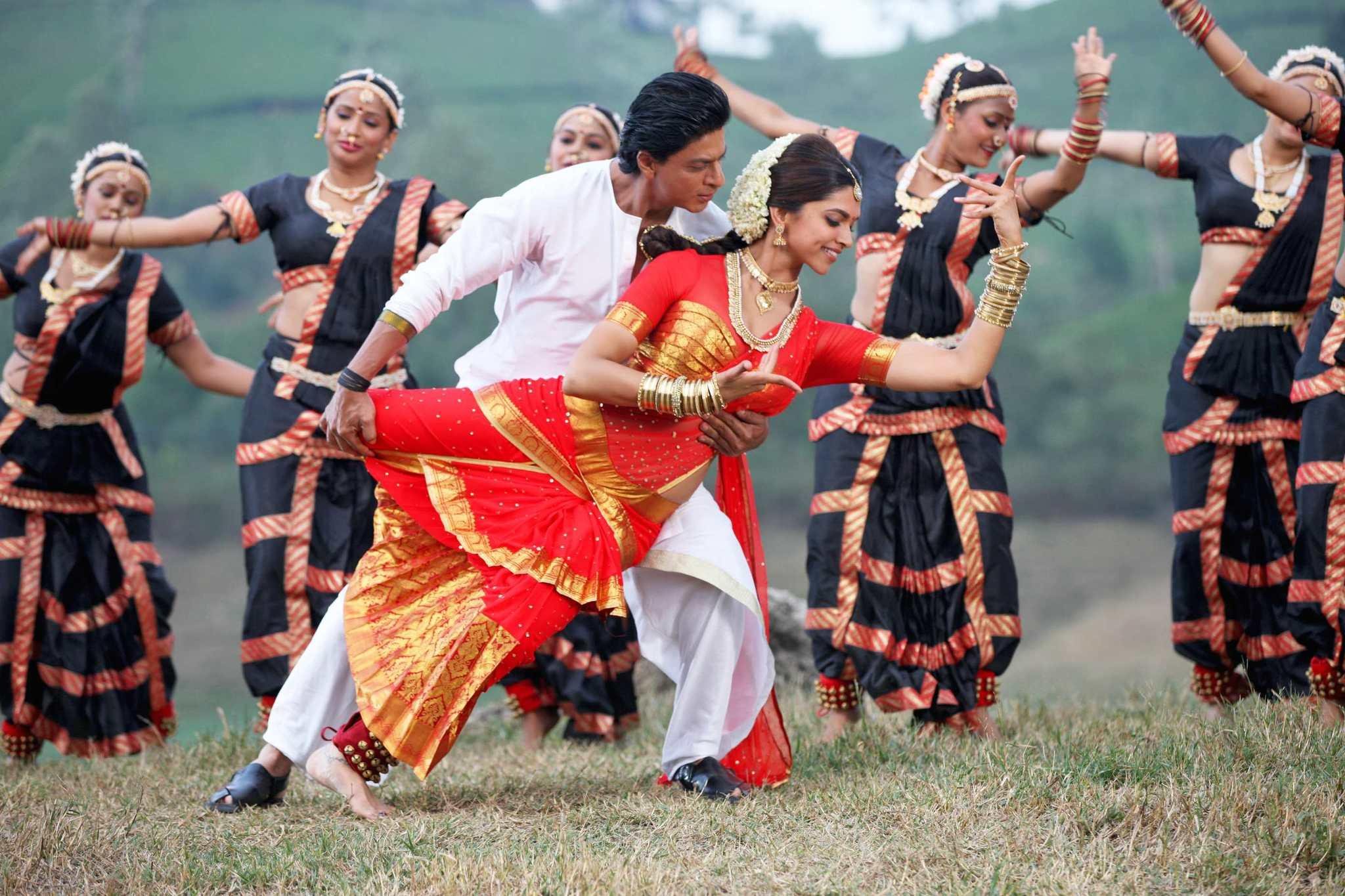 chennai, Express, Deepika, Padukone, Bollywood, Action, Comedy, Romance Wallpaper