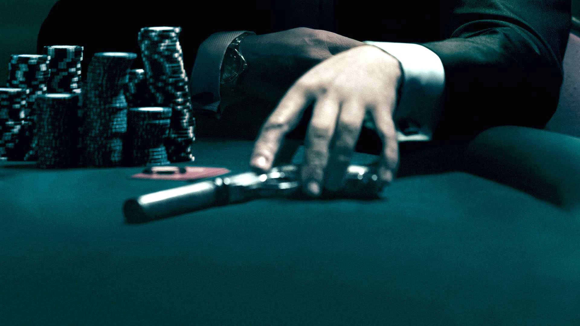 casino royale climax bonds gun