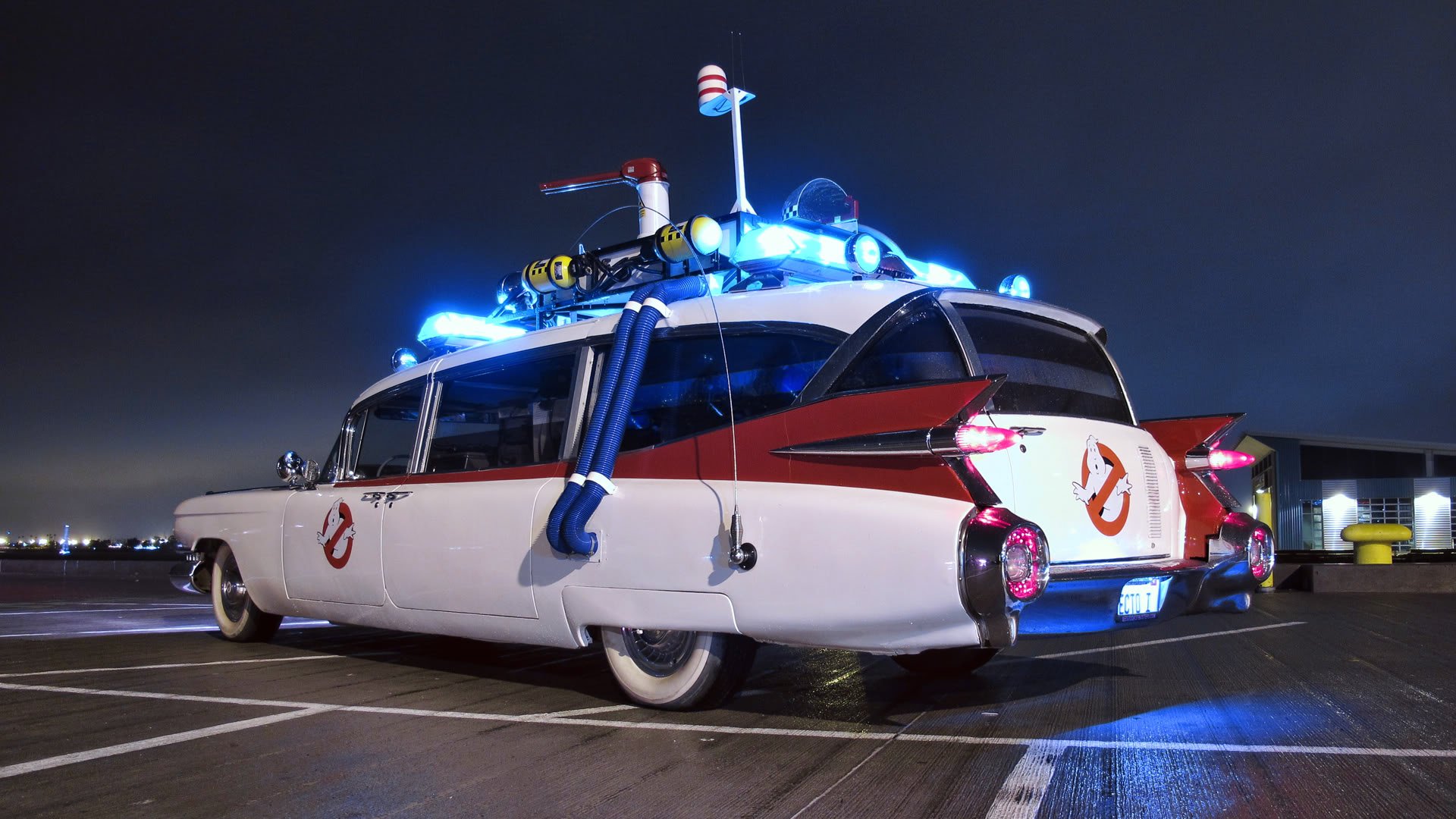 ghostbusters, Action, Adventure, Supernatural, Comedy, Ghost, Ambulance, Emergency Wallpaper