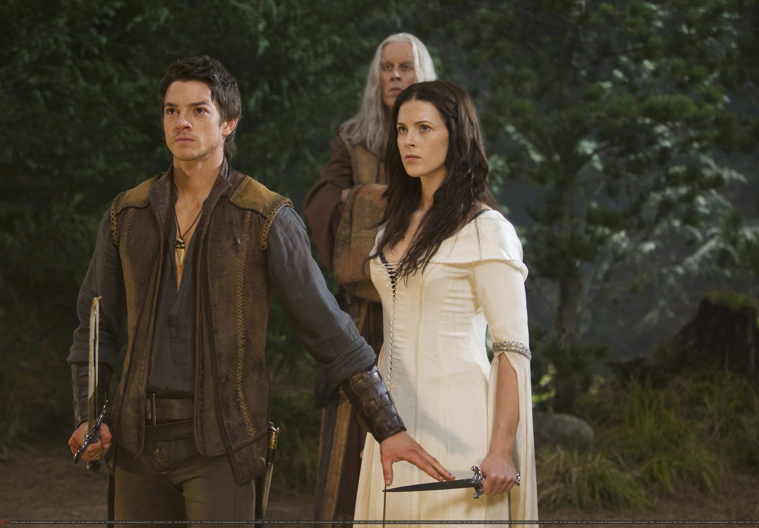 where can i watch legend of the seeker online free