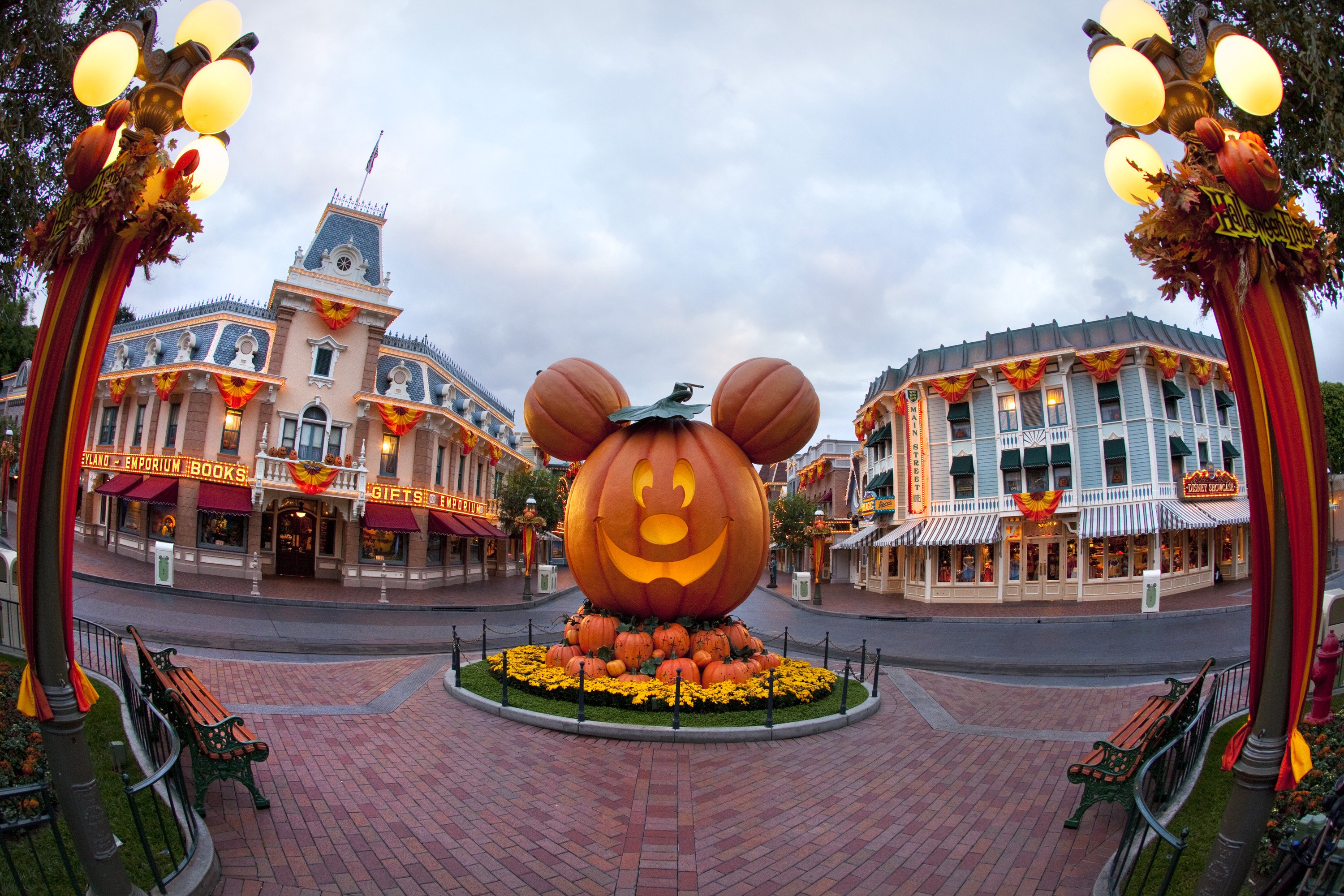 halloween, Disney Wallpapers HD / Desktop and Mobile Backgrounds