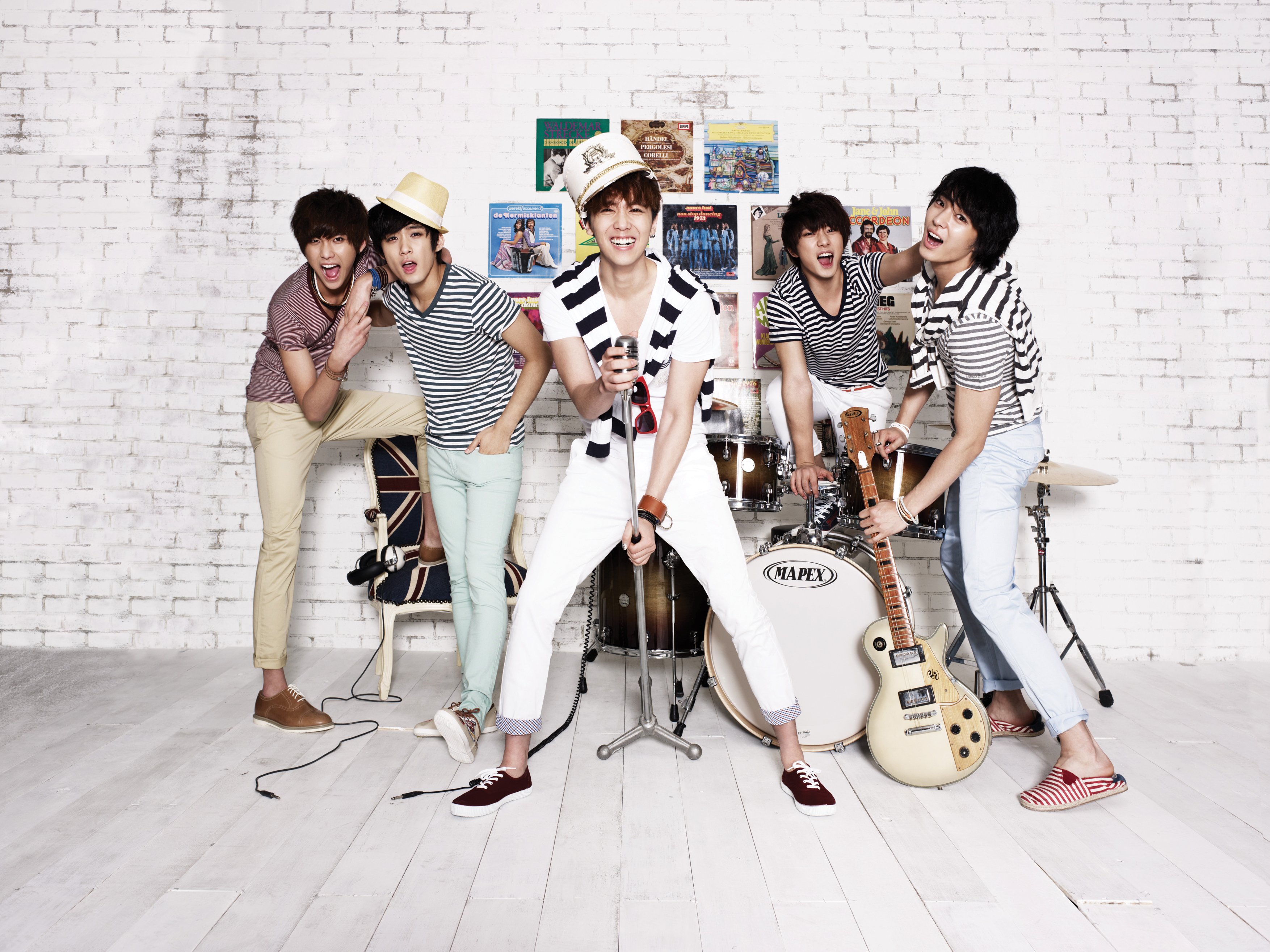 T island. Группа FTISLAND. Island кпоп. Би ти ЭС. Ft Island Five Treasure Island album.