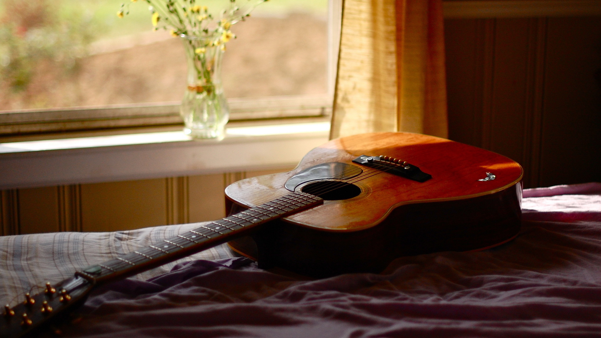 bed, Guitar Wallpaper