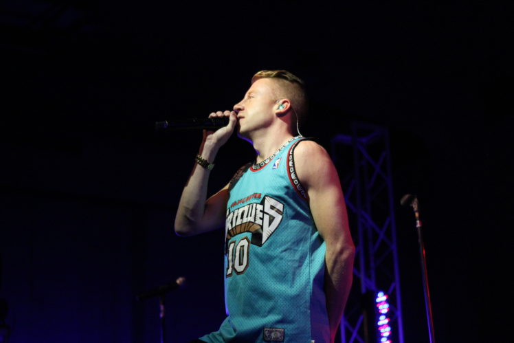 macklemore, Ryan, Lewis, Rap, Rapper, Hip, Hop, Concert, Microphone HD Wallpaper Desktop Background