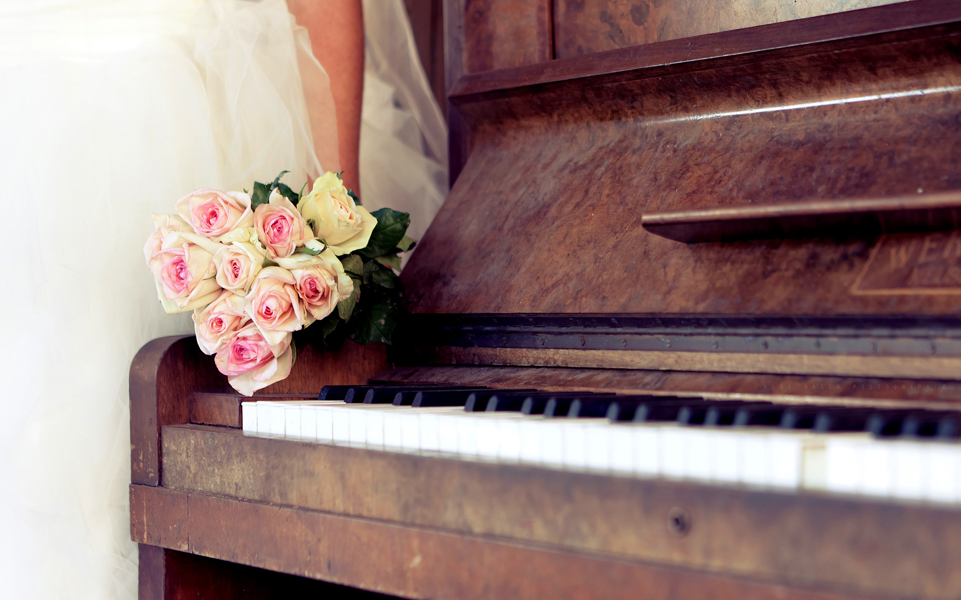 music, Piano, Musical, Instrument, Flowers, Bokeh, Bouquet, Mood Wallpaper