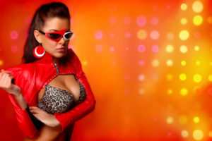 albino, Mango, Clubmasters, Records, Djane, Dj, Music, House, Electro, Girl, Women, Models, Sexy, Babes, Cleavage, Glasses, Style, Hip, Glam, Redhead