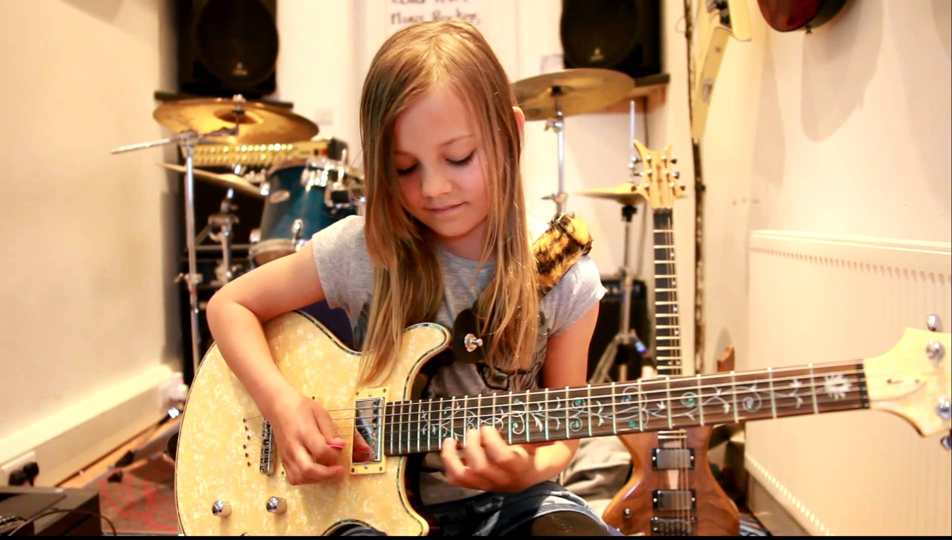 guitar, Heavy, Metal, Girl, Child, Children Wallpaper