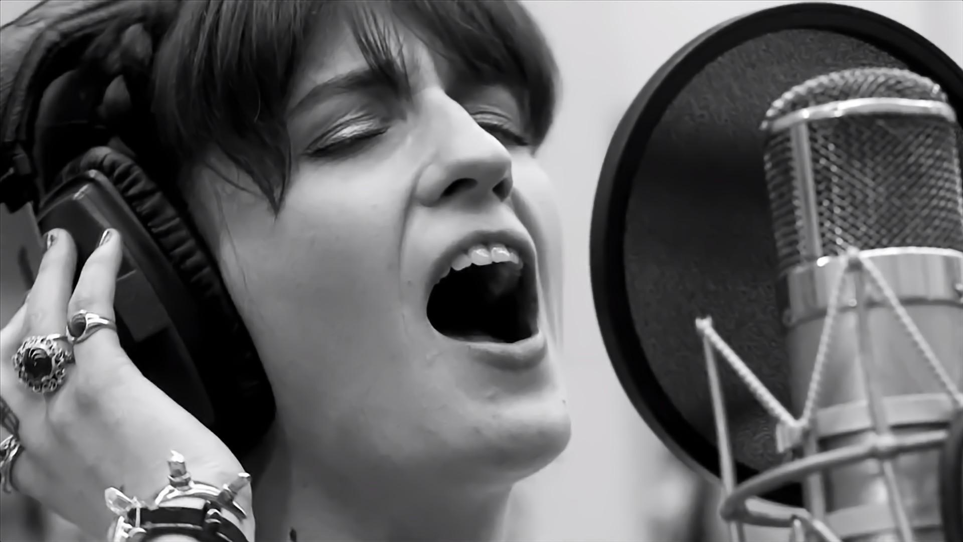 florence, And, The, Machine, Indie, Rock, Microphone Wallpaper