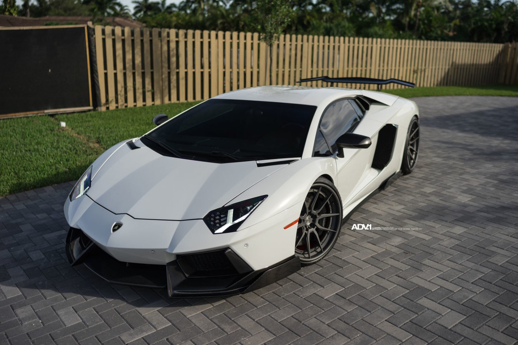 Lamborghini Aventador SV White