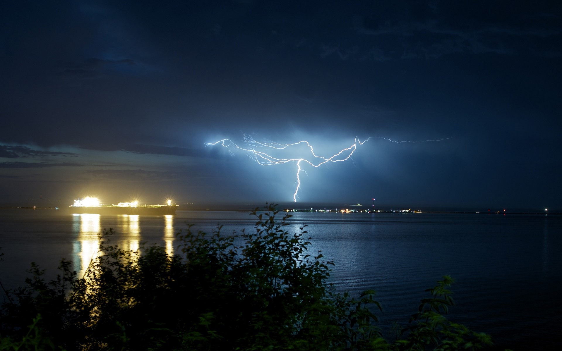 nature, Tree, Trees, Leaves, Leaves, Sea, Ocean, Water, Reflection, Lights, Home, Evening, Night, Lightning, Storm, Sky Wallpaper