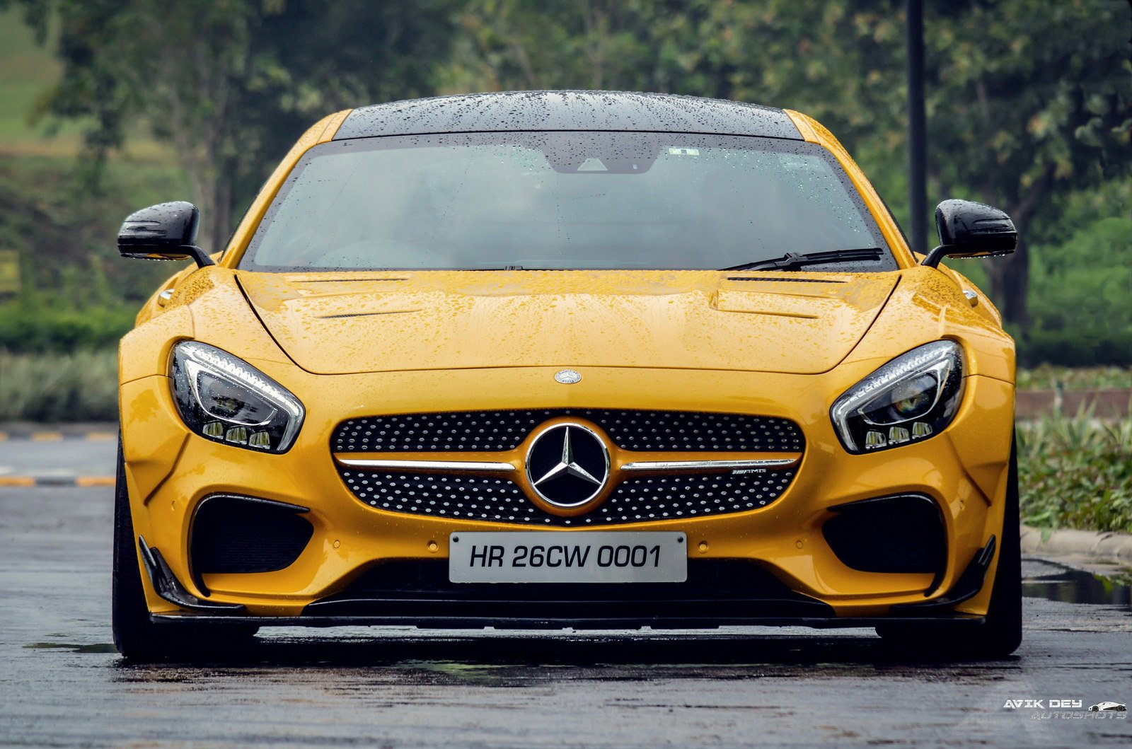 Мерседес АМГ c63 желтый