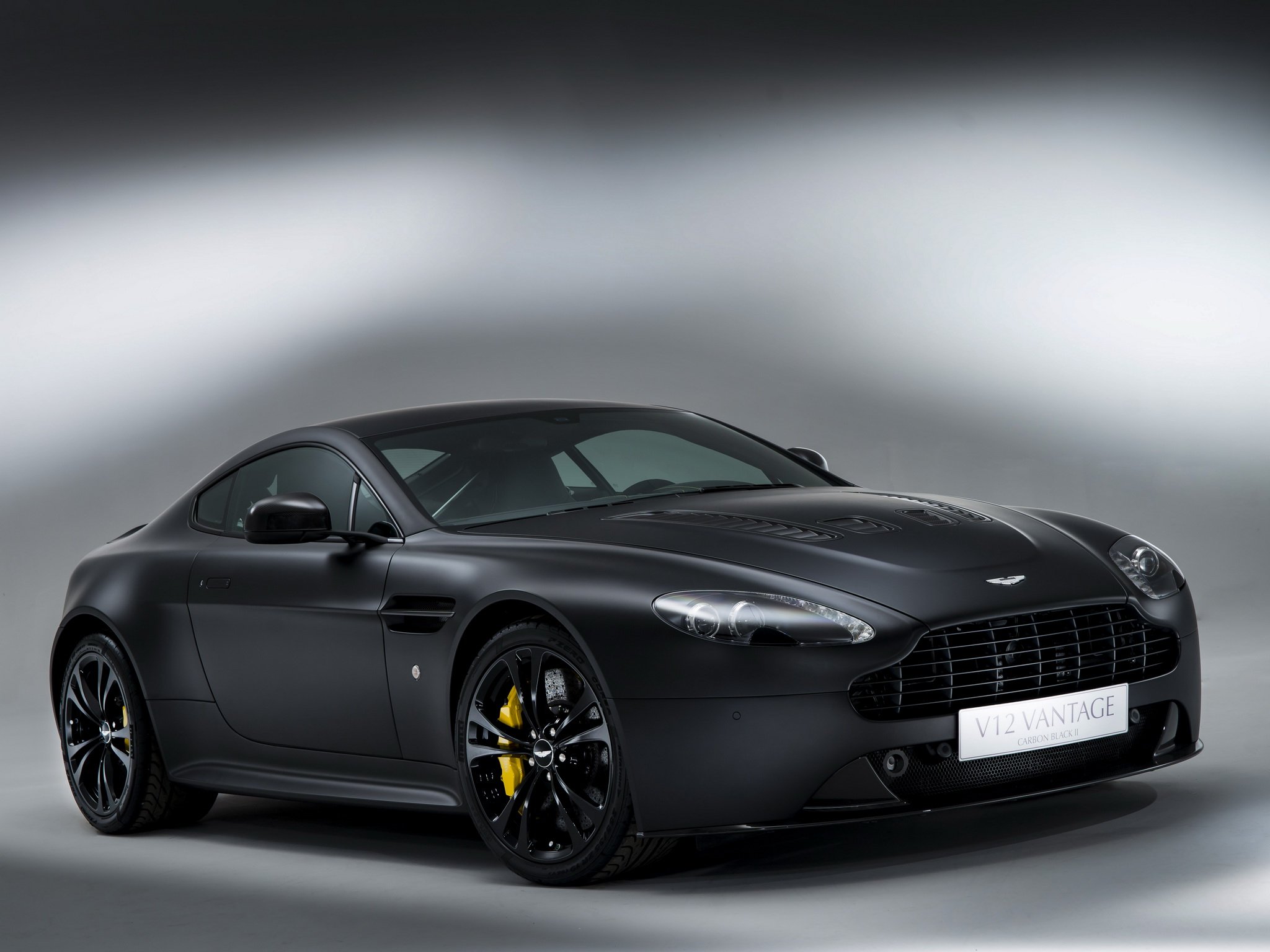 Fascinating Aston Martin V12 Vantage 2013 Pictures