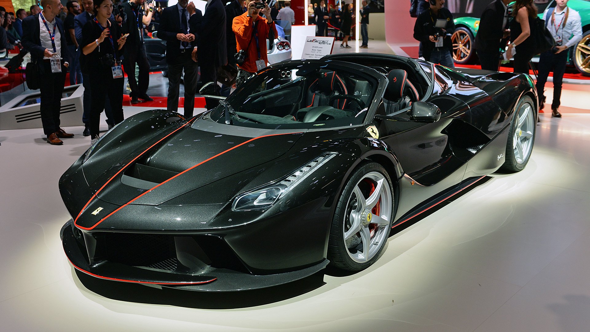 la ferrari black