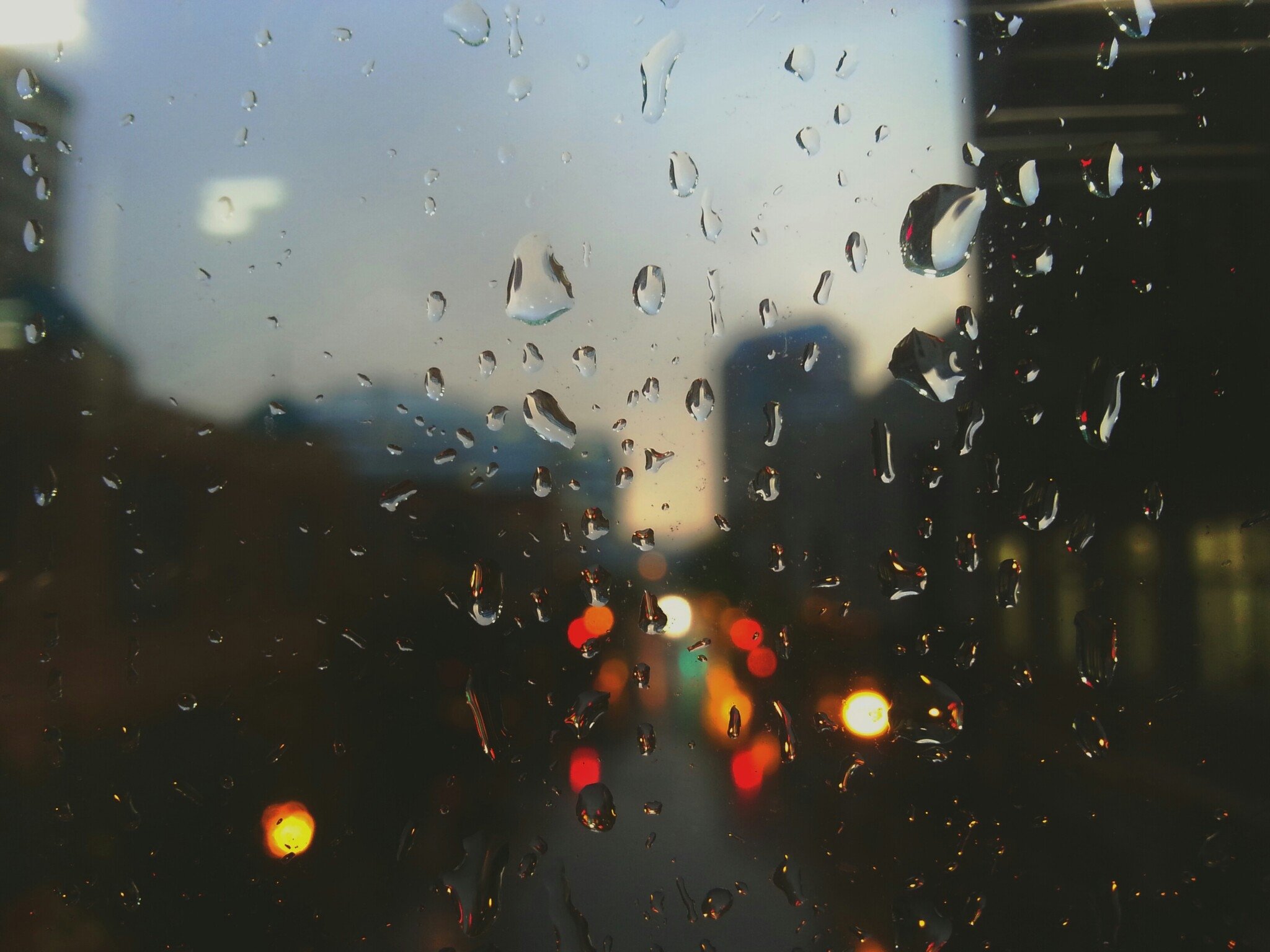 blur city drops of water 871 Wallpaper