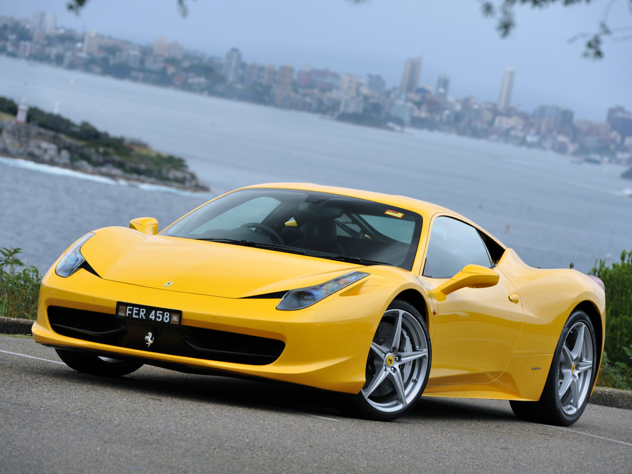 Ferrari 458 Italia сверху