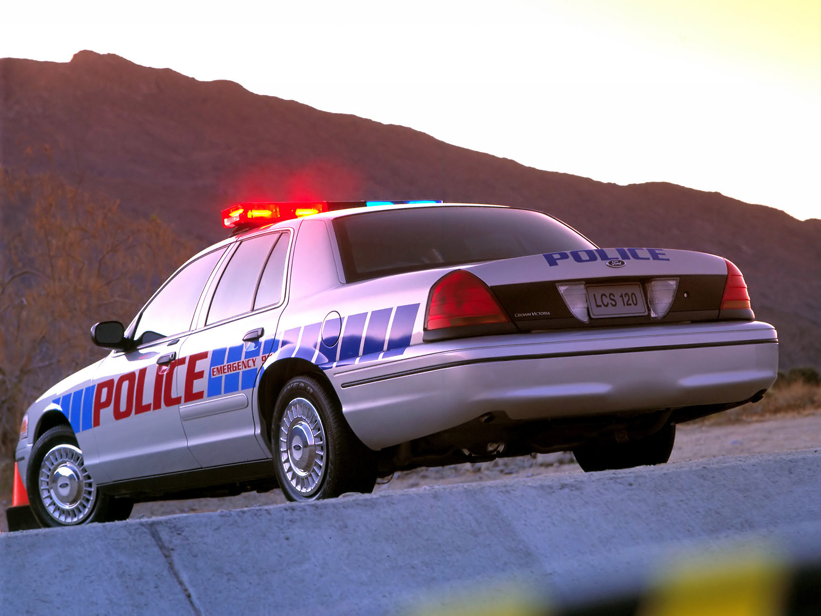 Ford Crown Victoria Police Interceptor Wallpaper