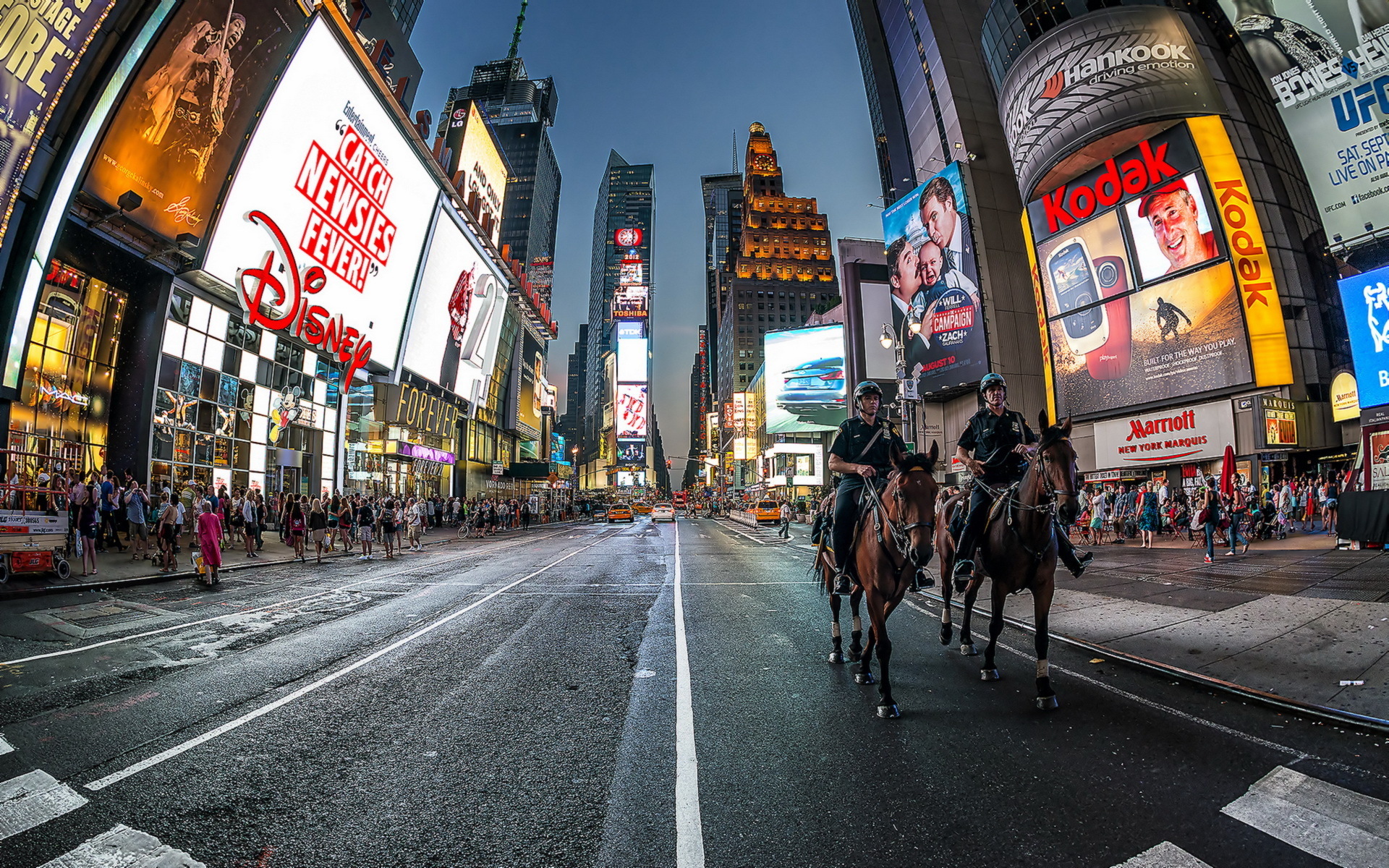 new, York, City, Night, Road, Night, Lights, Horse, Horses, Crowd, Police Wallpaper