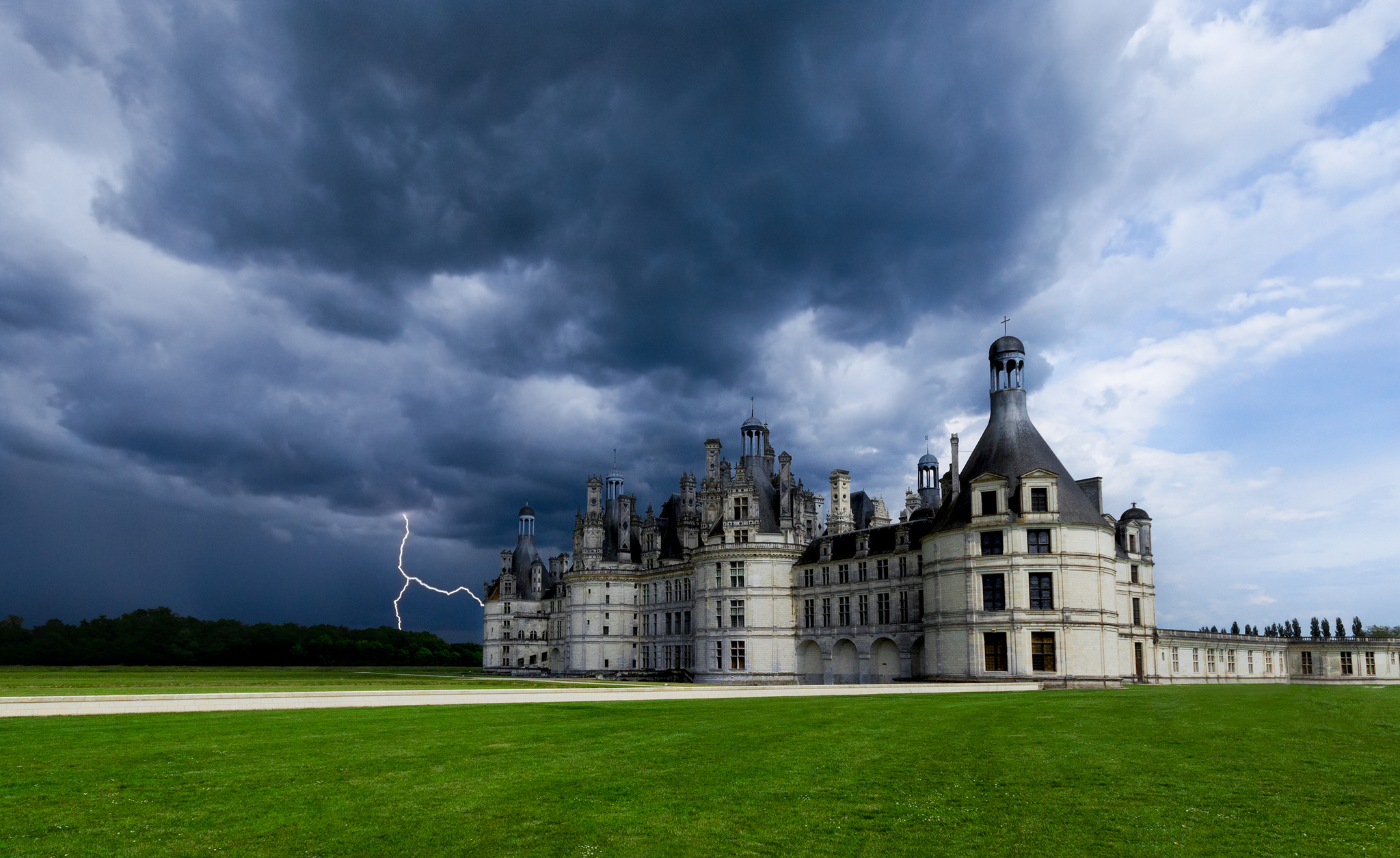 castle, Sky, France, Chateau, De, Chambord, Clouds, Lawn, Lightning, Storm, Sky, Clouds Wallpaper
