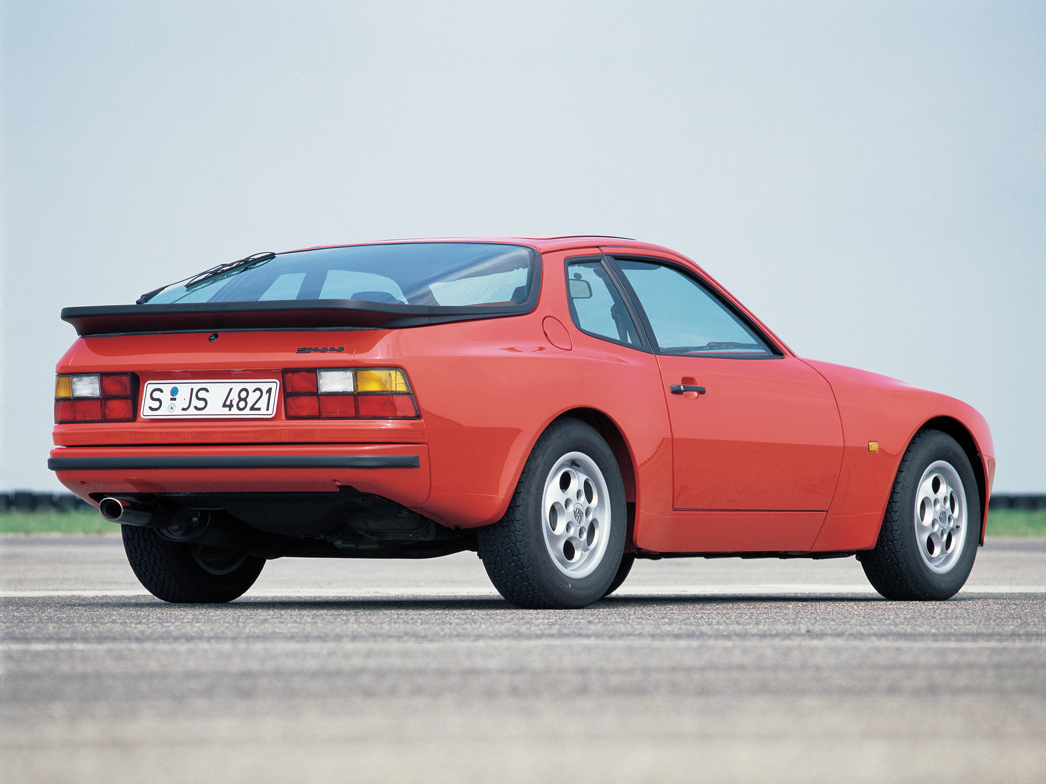 1982, Porsche, 944, Coupe Wallpaper