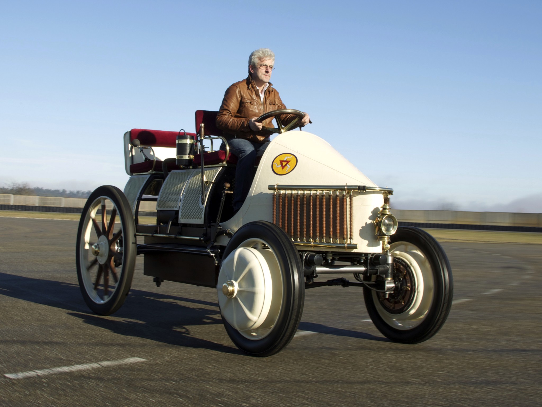 Lohner-Porsche гибридный автомобиль