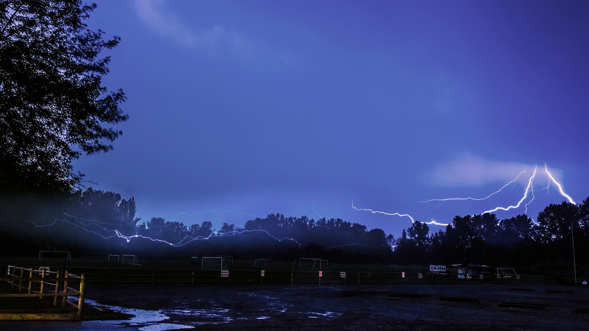lightning, Storm, Rain Wallpaper