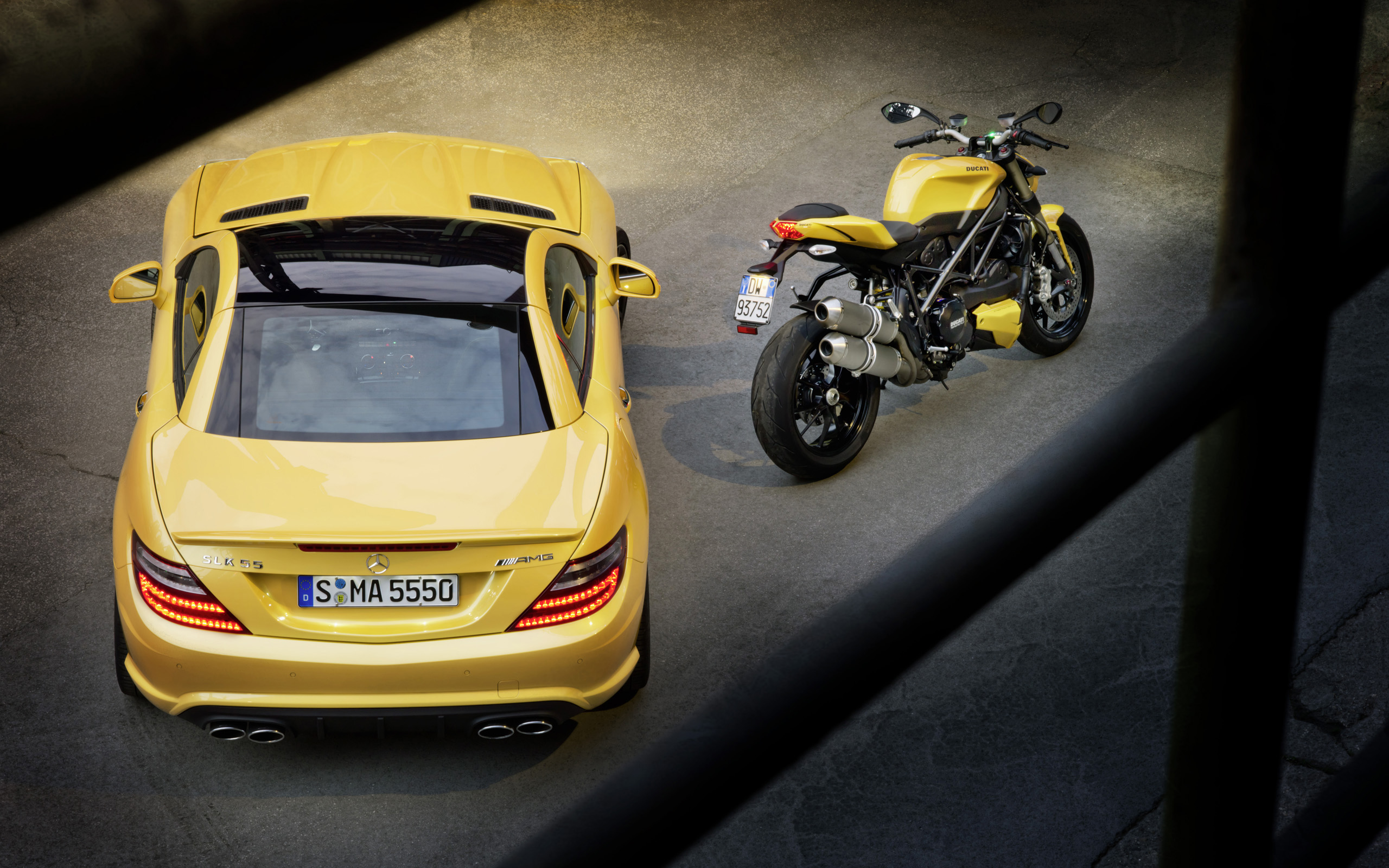 Ducati Streetfighter Yellow