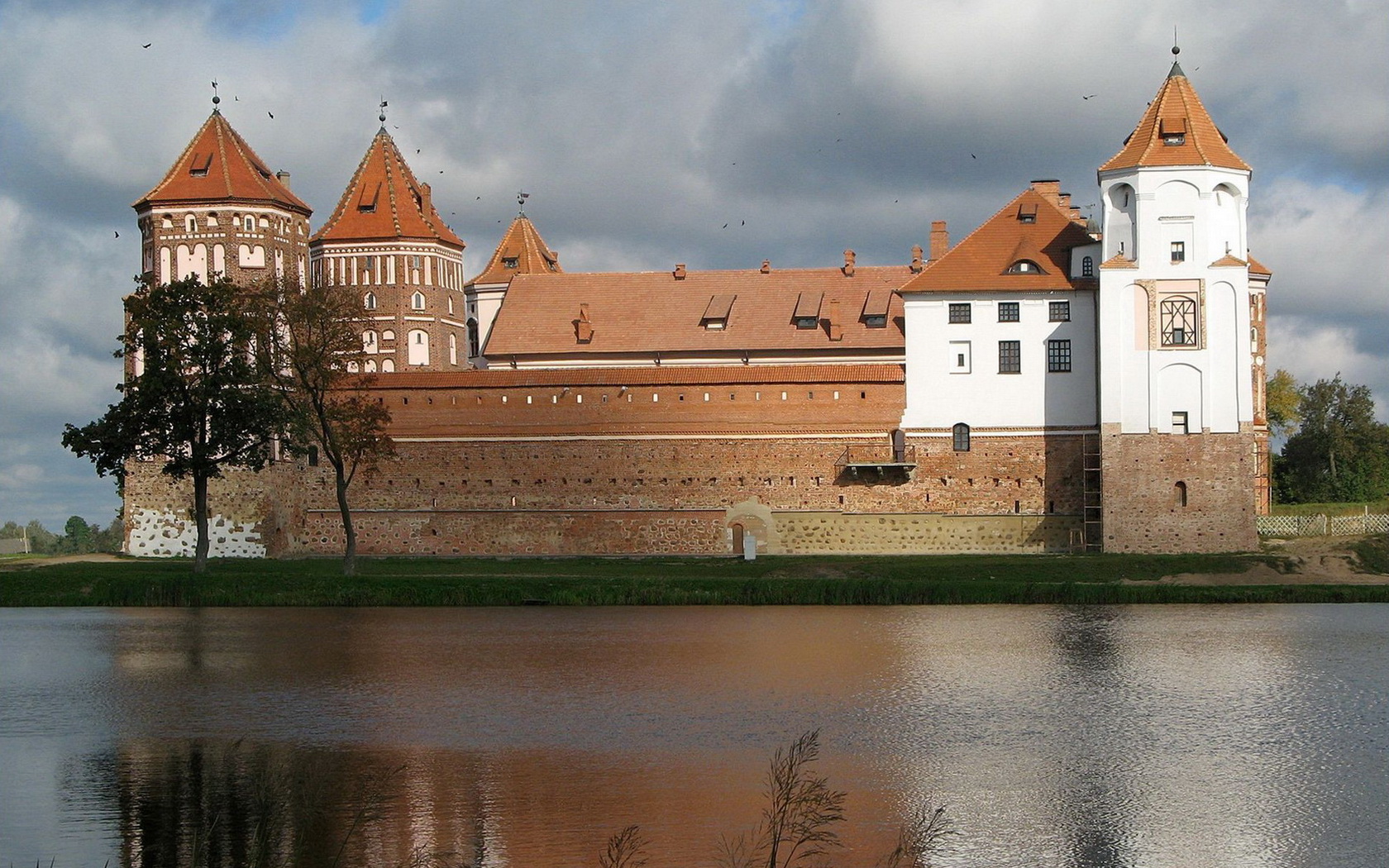 castle, Mirrored Wallpaper