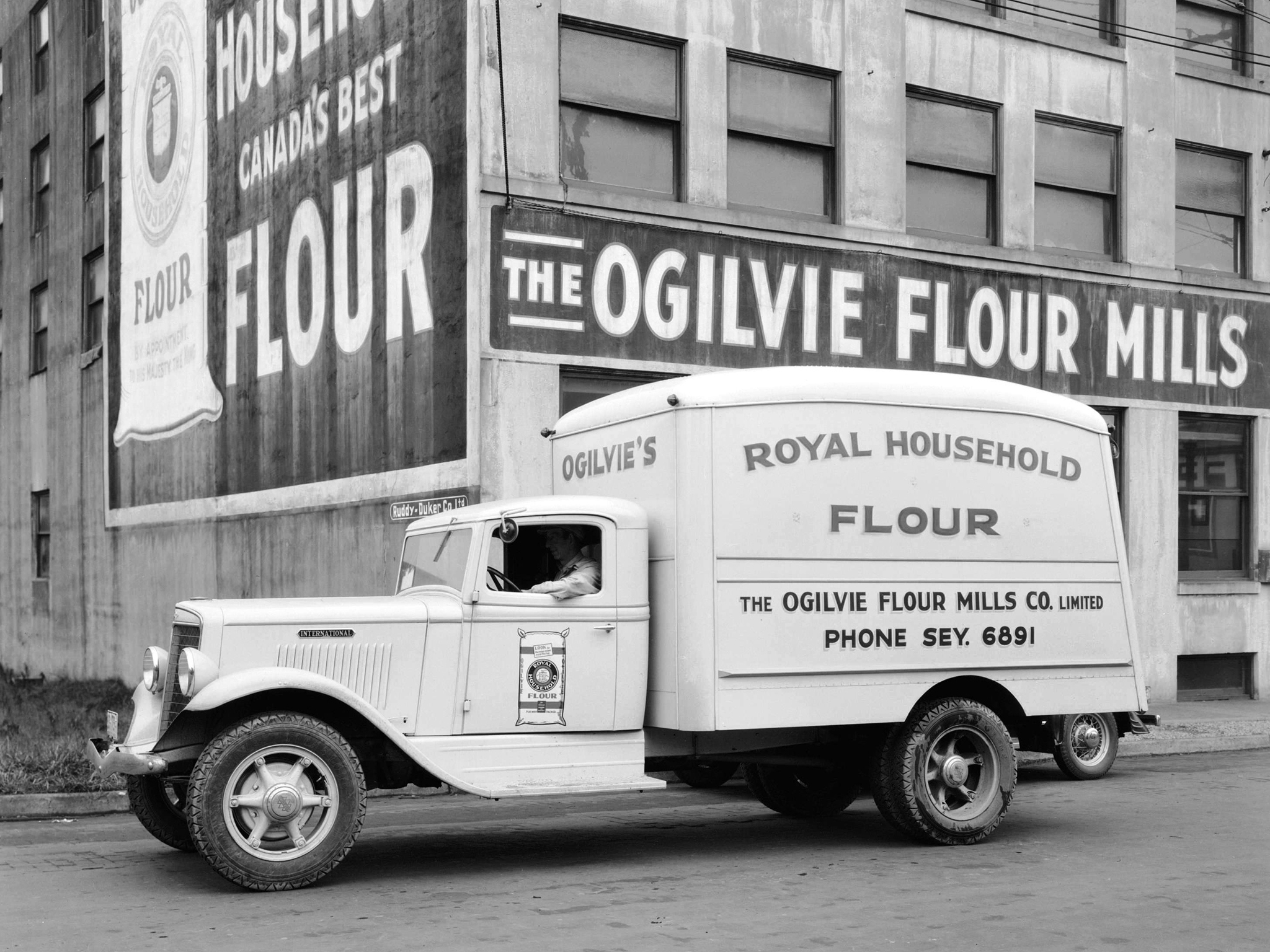 1934, International, C 30, Refrigerator, Truck, Retro Wallpaper