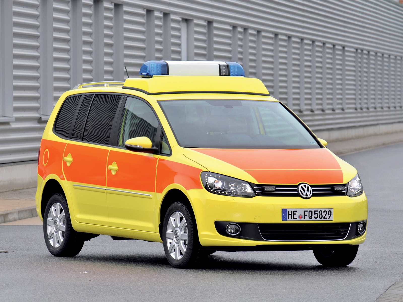 2010, Volkswagen, Touran, Notarzt, Ambulance, Emergency Wallpaper