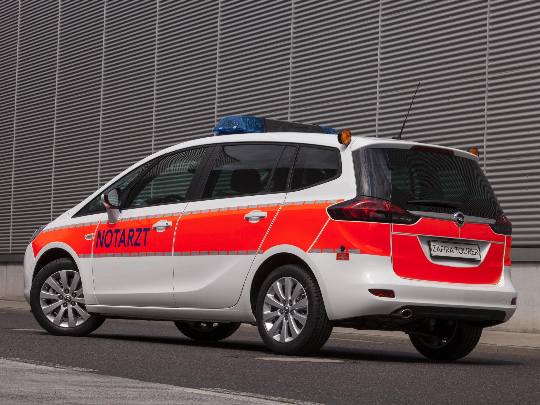 12 Opel Zafira Tourer Notarzt C Ambulance Emergency Wallpapers Hd Desktop And Mobile Backgrounds