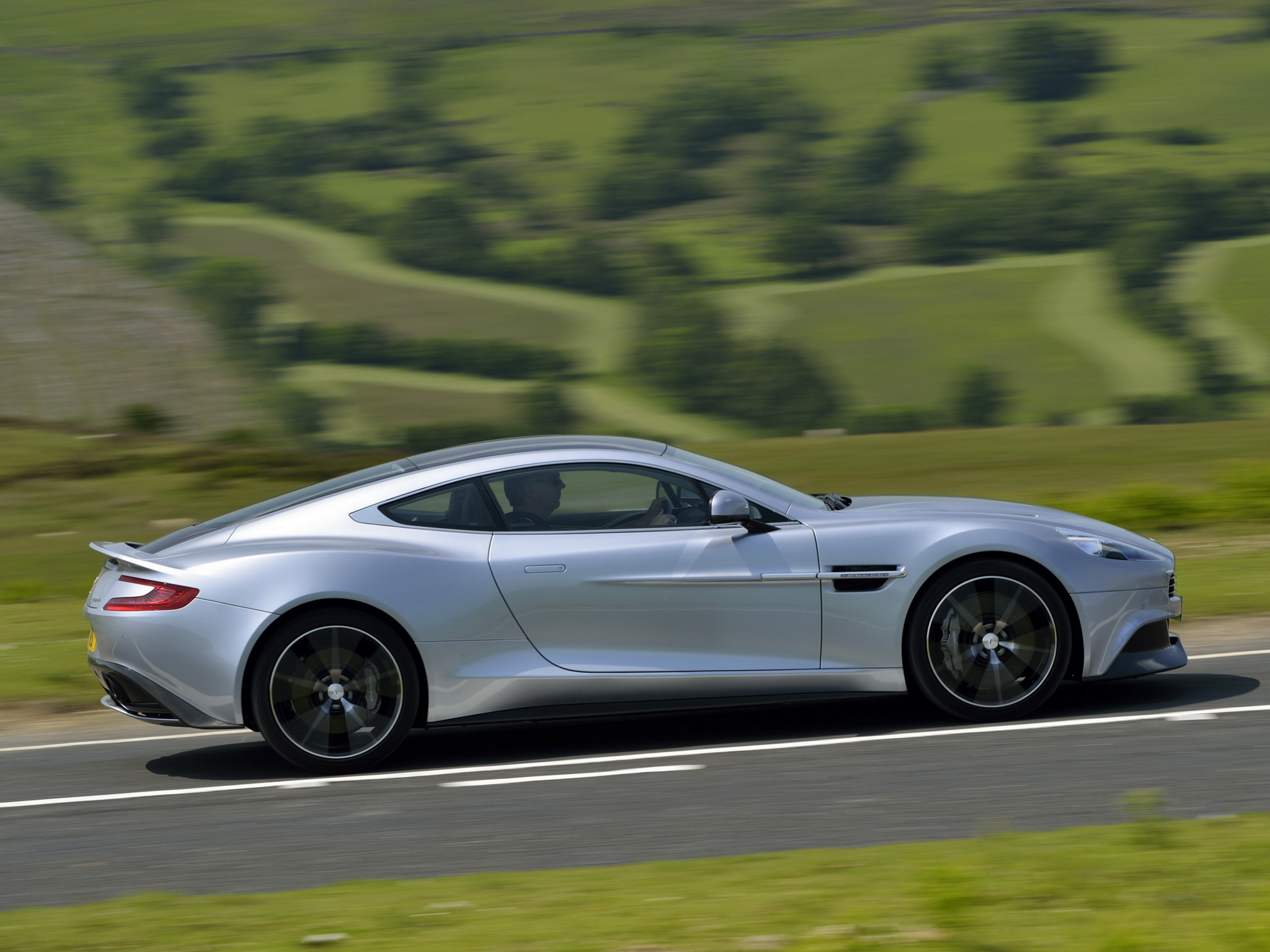 Aston Martin Vanquish 2013