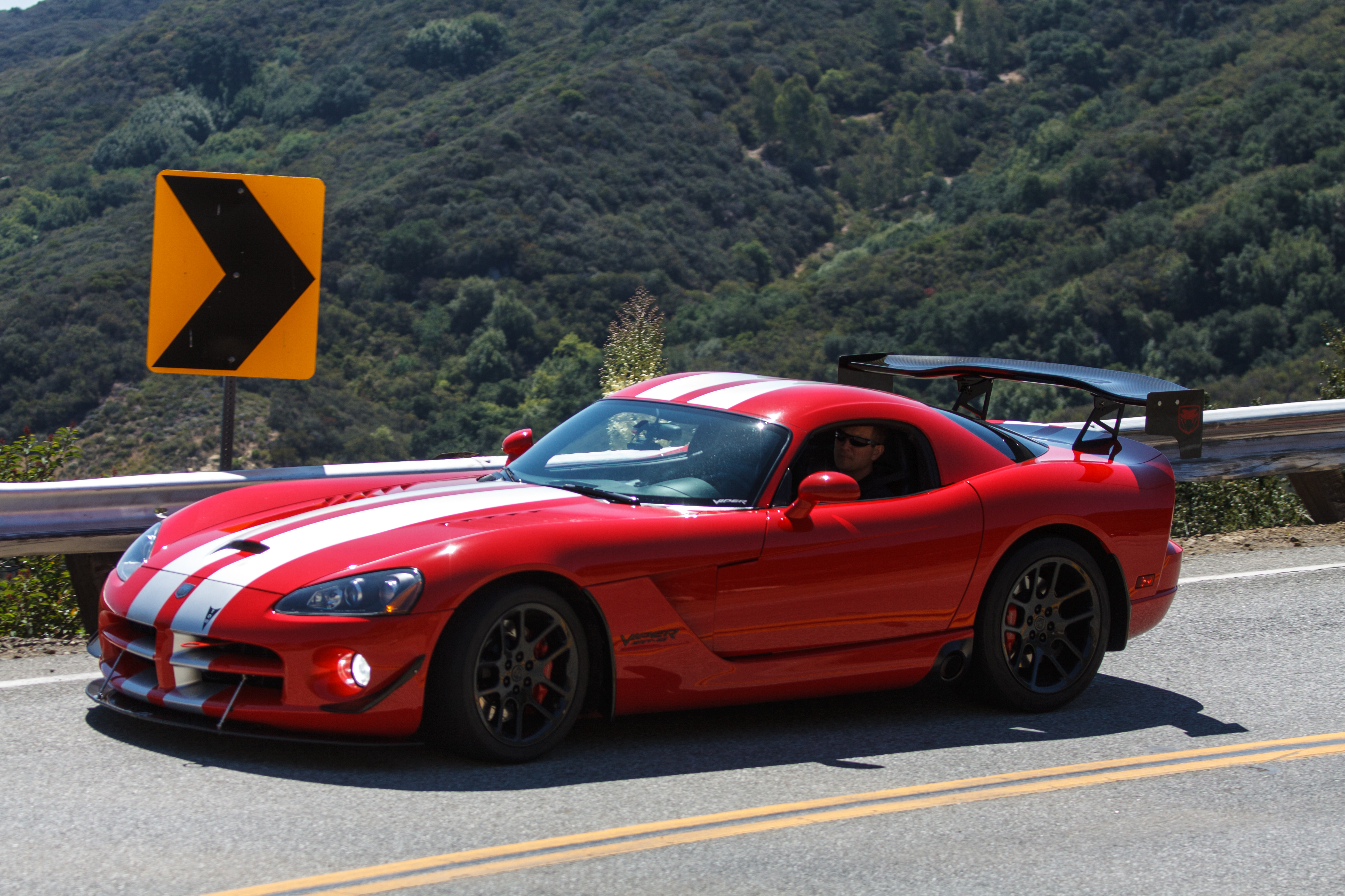 Dodge Viper вид сверху