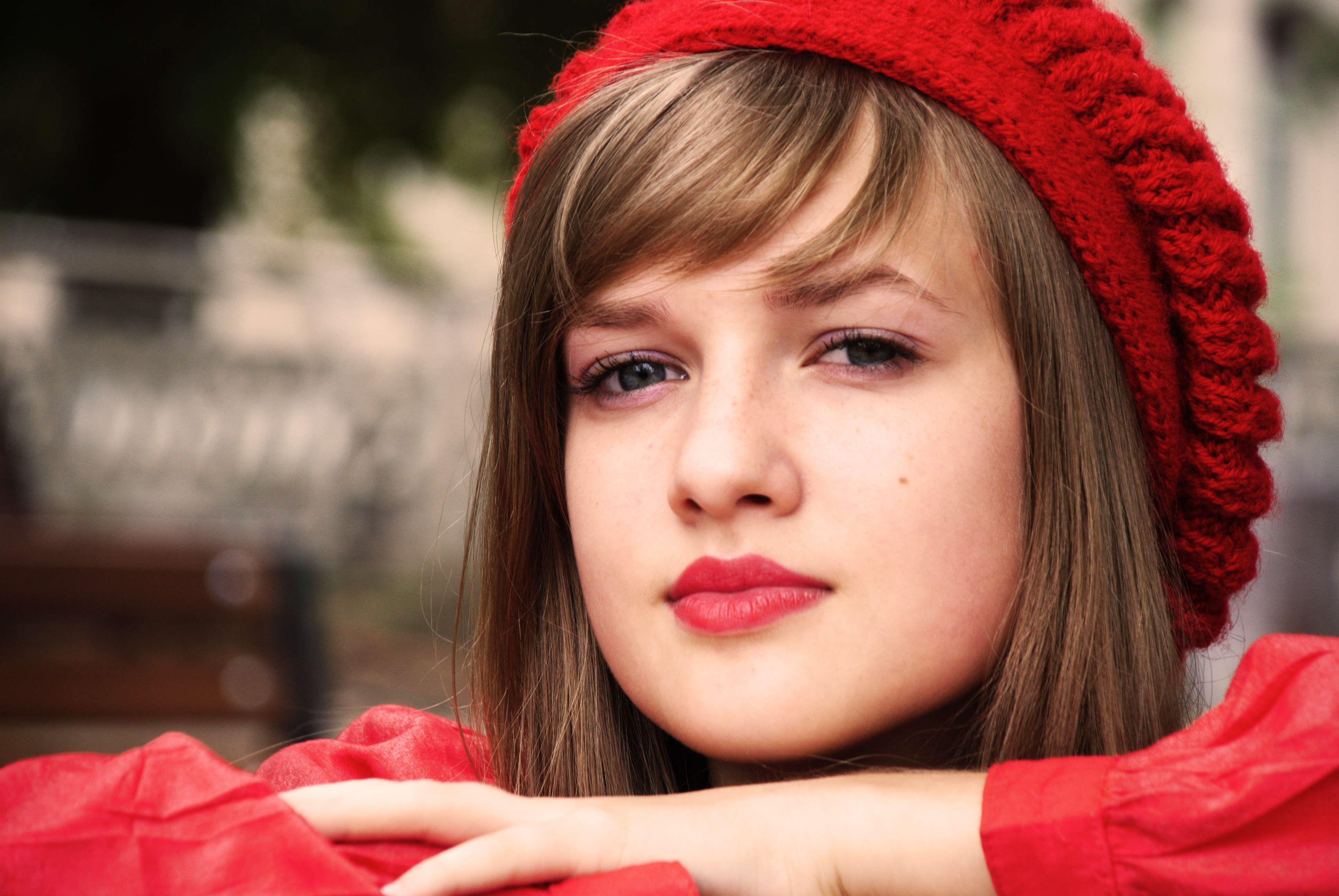 kaylee, Defer, Face, Glance, Red, Lips, Brown, Haired, Winter, Hat, Celebrities, Girls Wallpaper