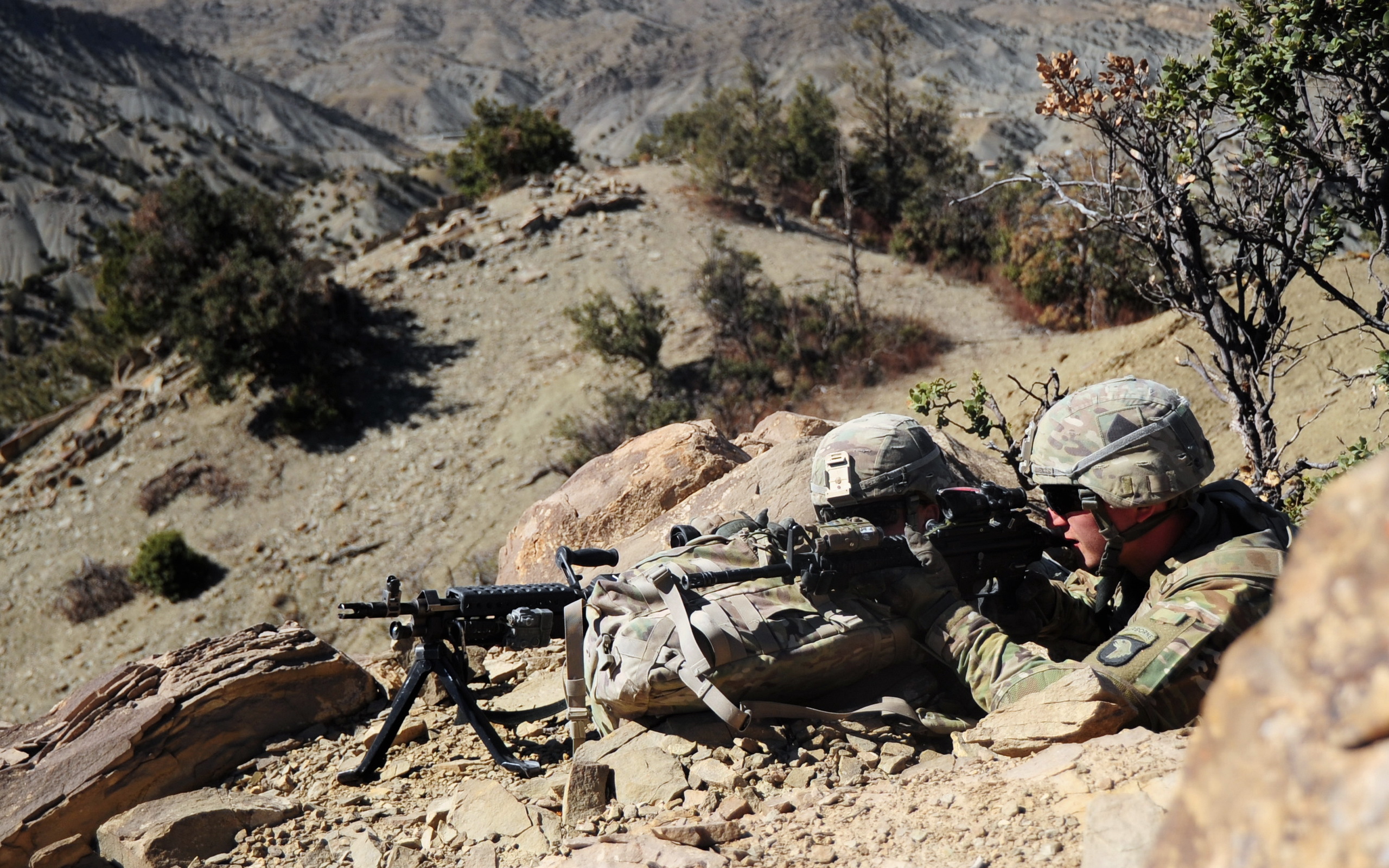 m240, Machinegun, Providing, Security, Afghanistan, Military, Soldier, Weapon, Gun, Desert Wallpaper