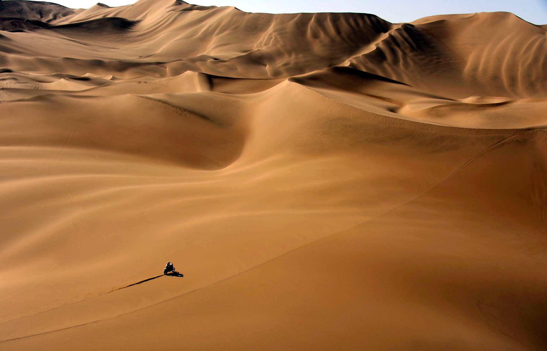motorcycle, Dakar, Rally, Desert, Sand, Dunes, Heat, Sport, Race, Racing Wallpaper