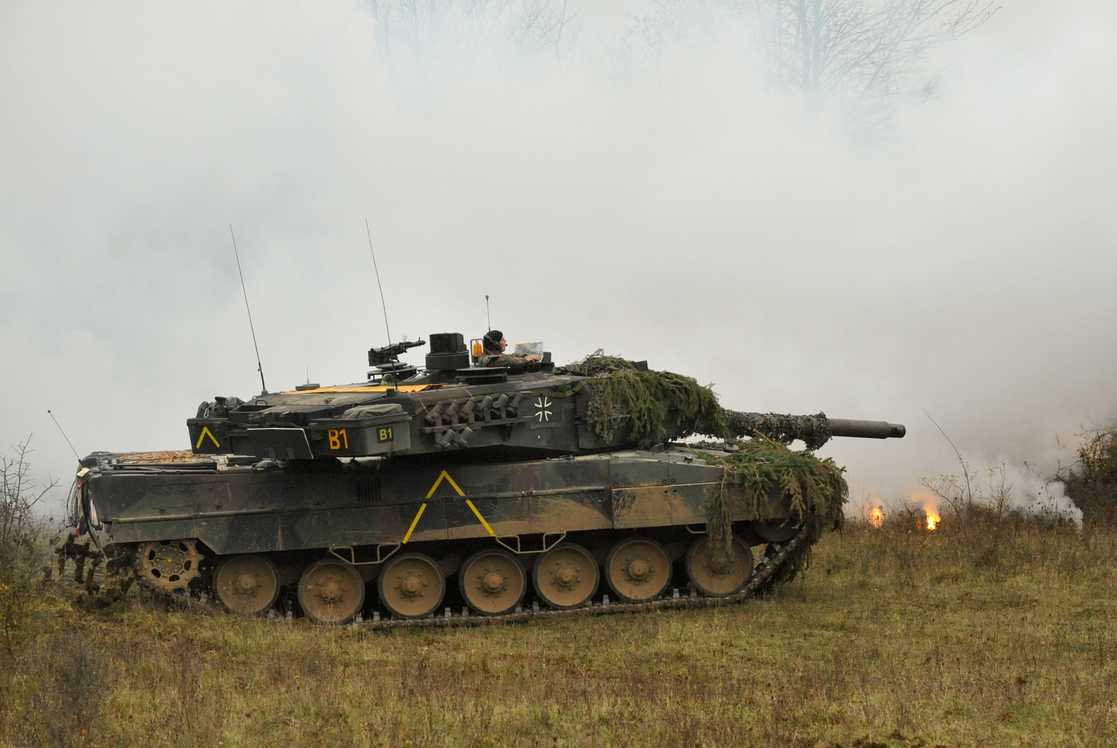 leopard, 2, Tank, Weapon, Military, Tanks, Leopard 2, Soldier Wallpaper