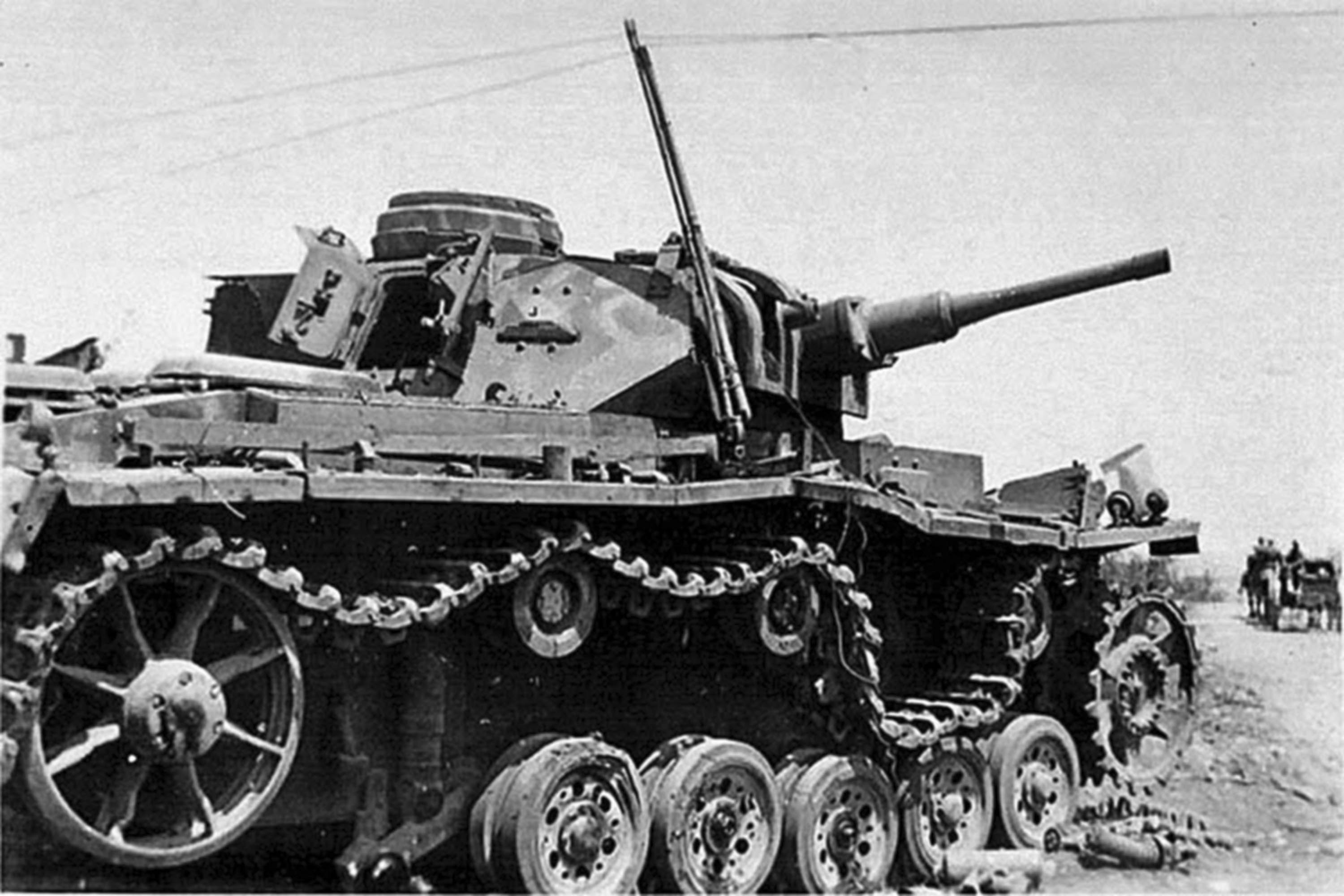 Танк Panzer 3 подбитый