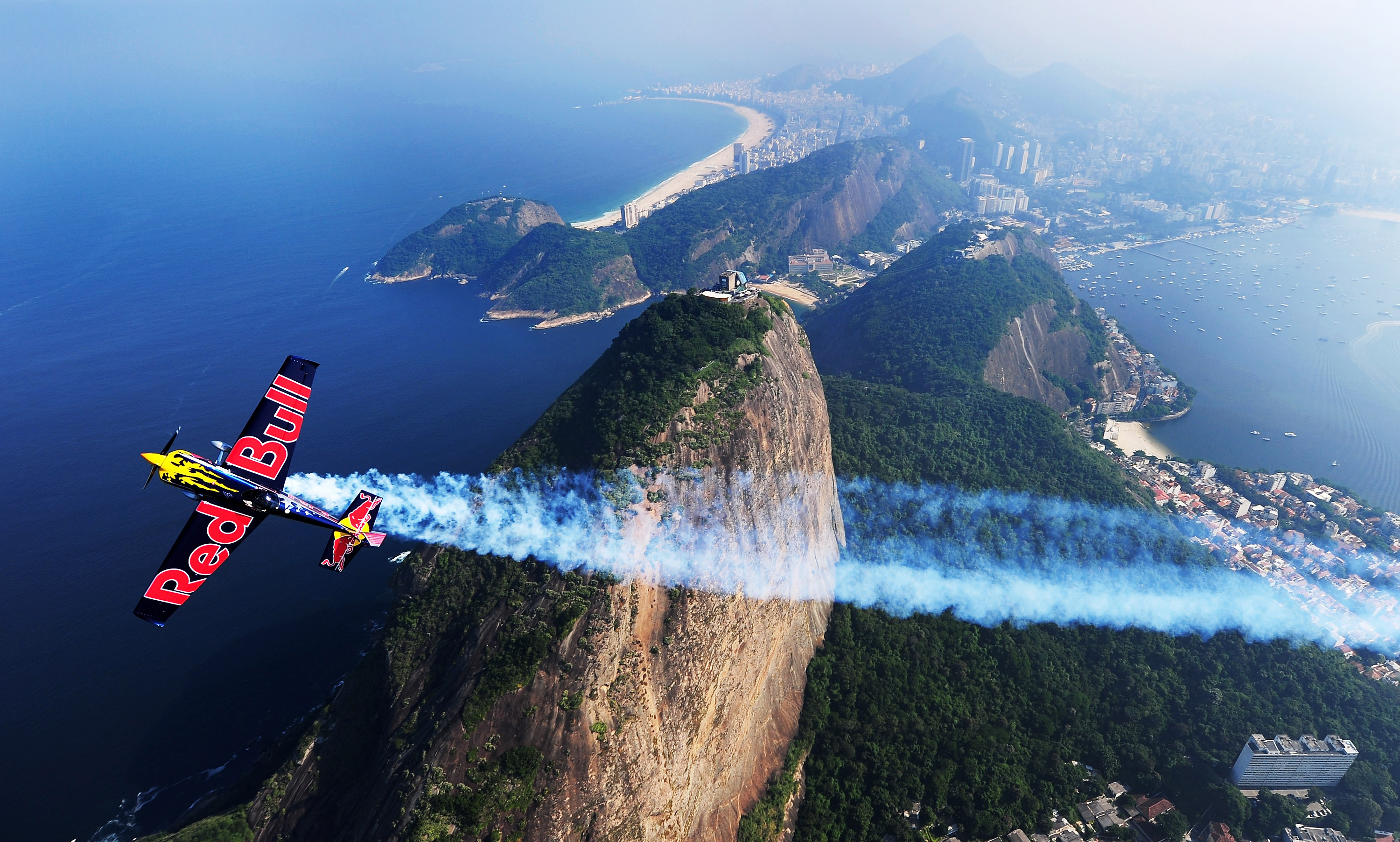 Малайзия бразилия. Red bull Air Race самолеты. Статуя Христа-Искупителя Бразилия. Самолёт Рио де Жанейро. Полет на аэроплане в Рио де Жанейро.